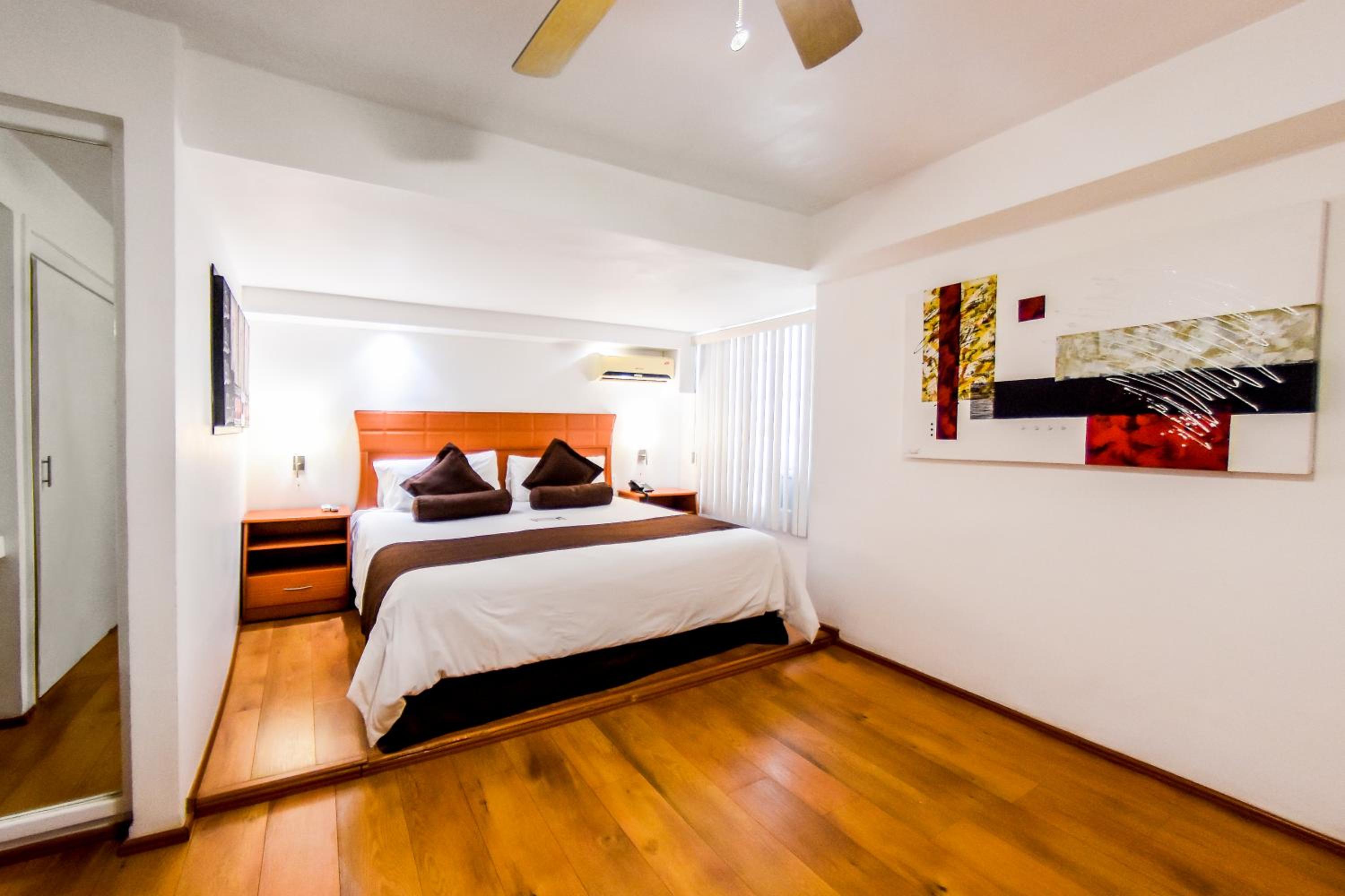 Three-Bedroom Suite - Photo 8