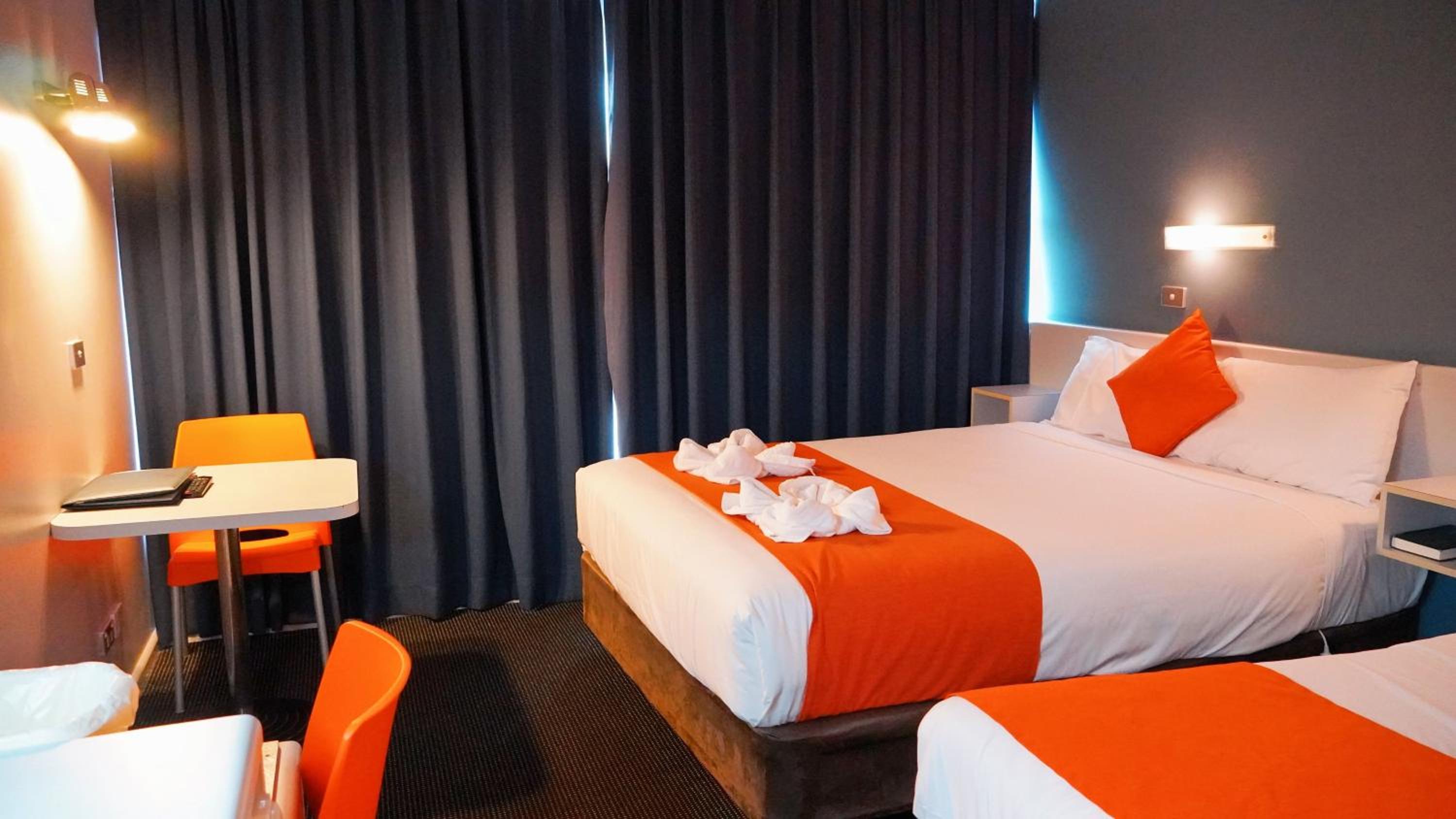 Deluxe Double Room with Extra Bed - Photo 9