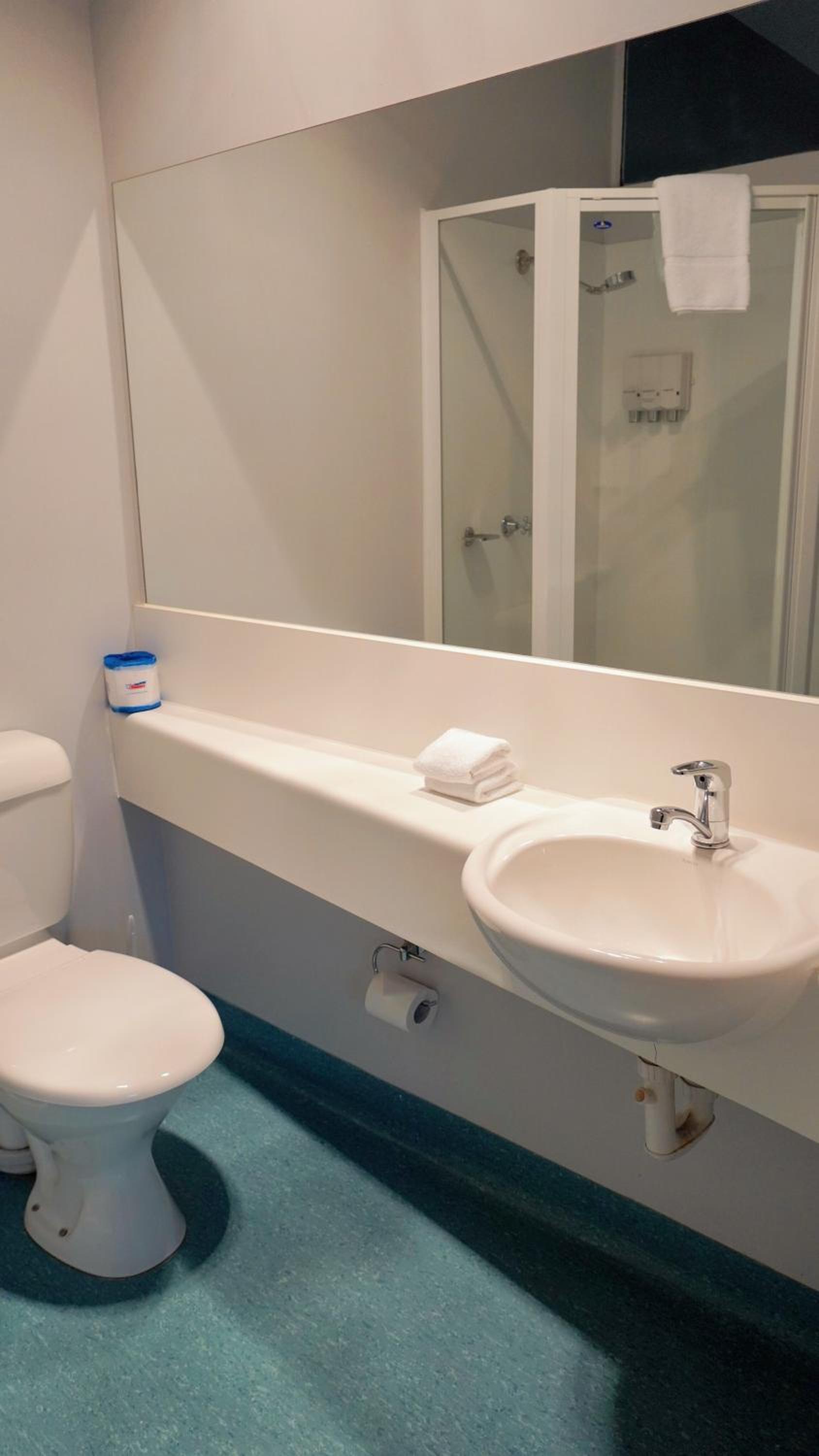 Small Double Room - Photo 11