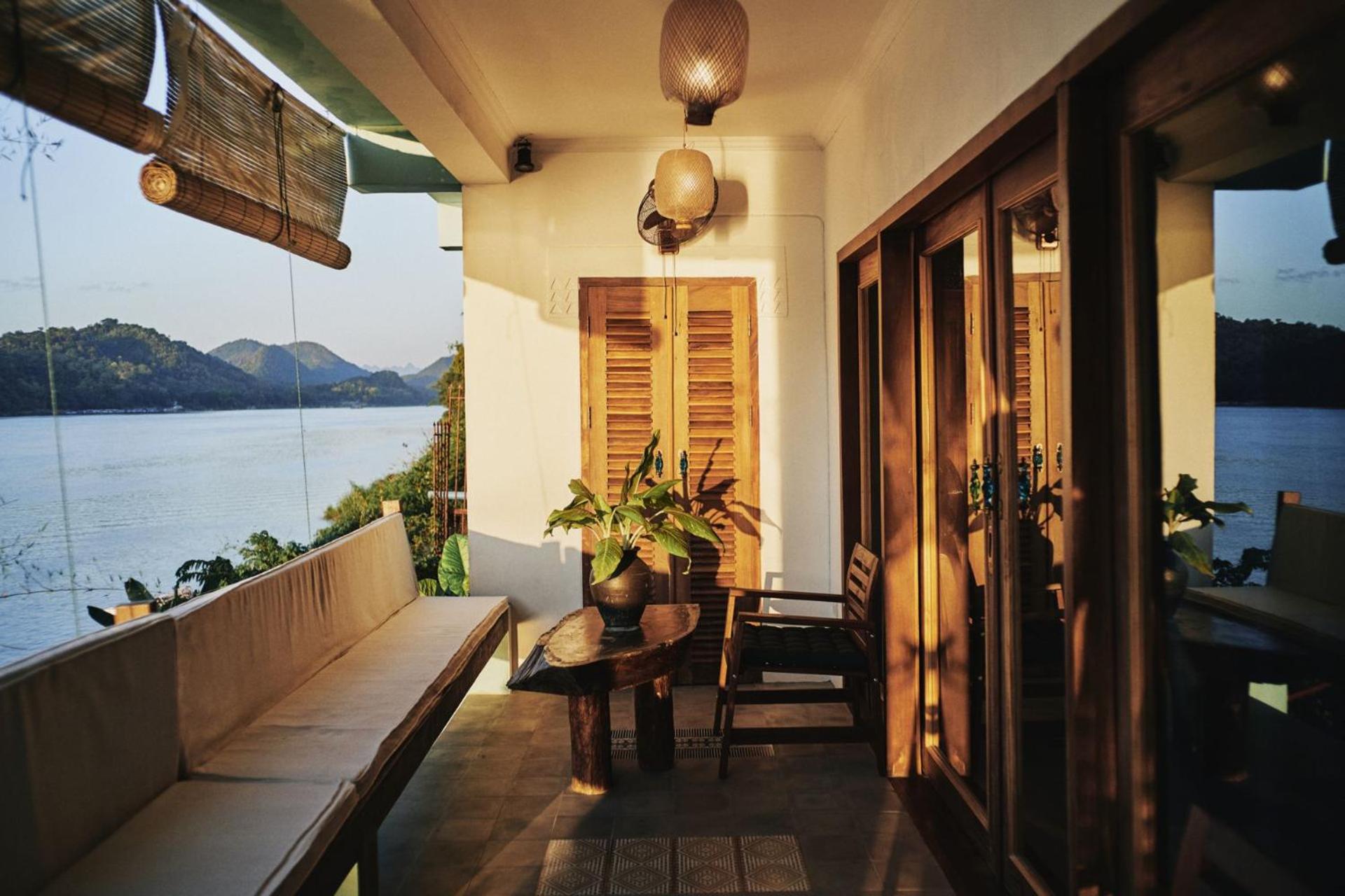 Tai Daeng Suite with river view photo 2