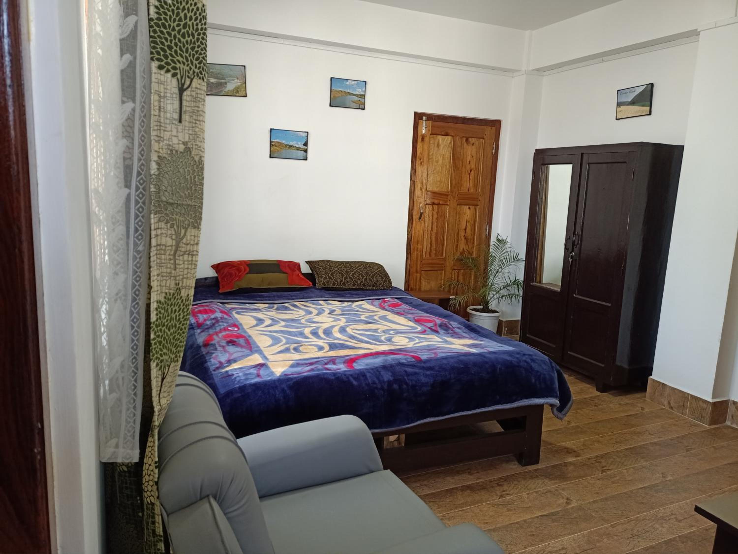 Double Room with Balcony (2 Adults + 1 Child) - Photo 14