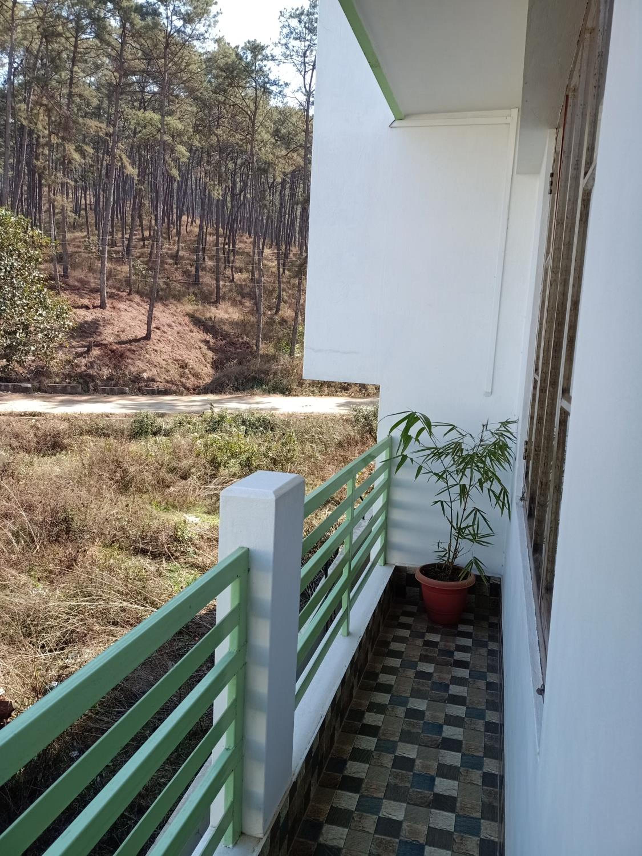 Double Room with Balcony (2 Adults + 1 Child) - Photo 3