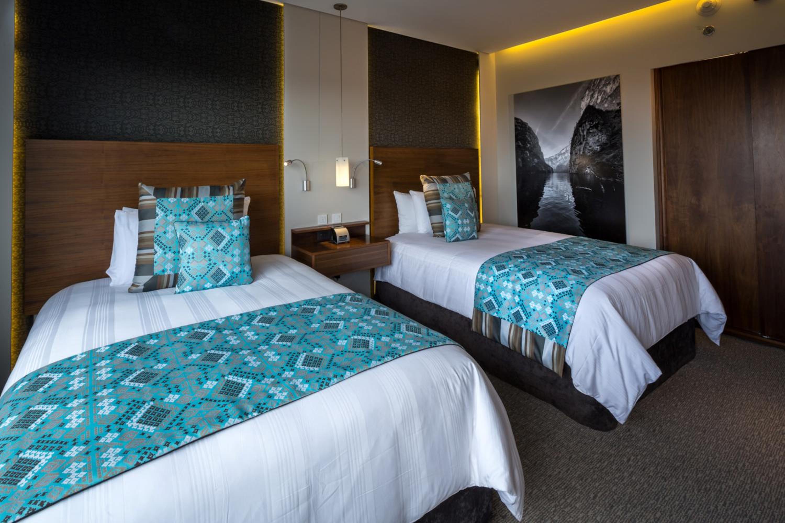 Double Room with City View - Photo 1