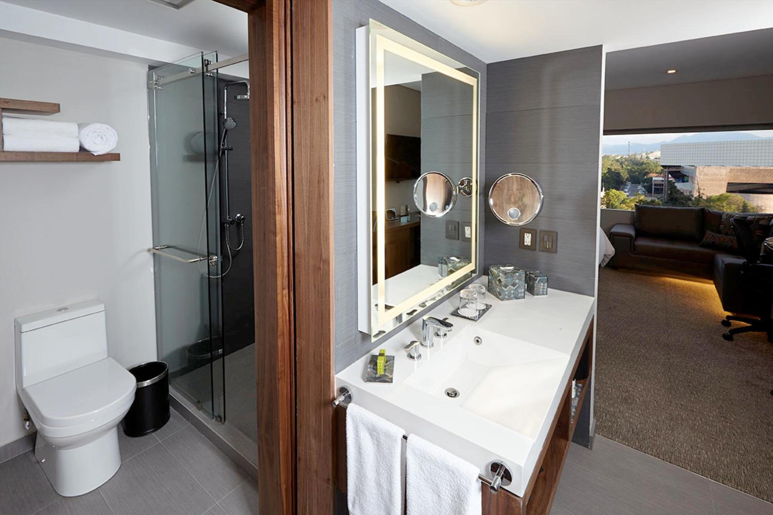 Double Room with City View - Photo 5