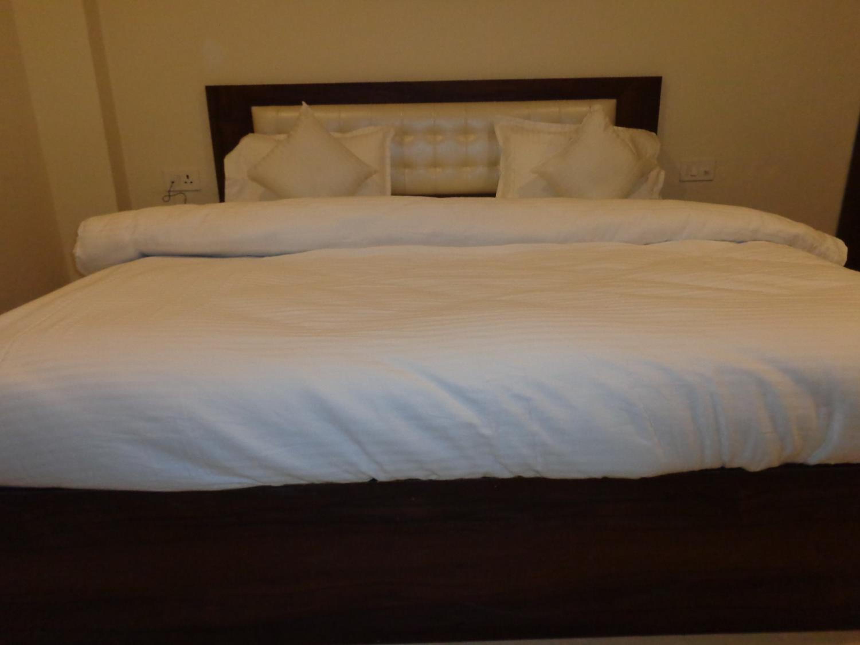 Deluxe Room - Photo 4