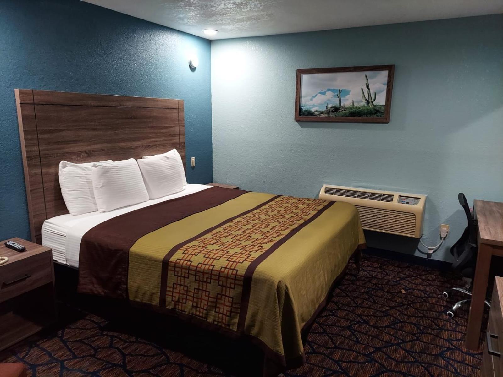 King Room - Non-Smoking - Photo 1