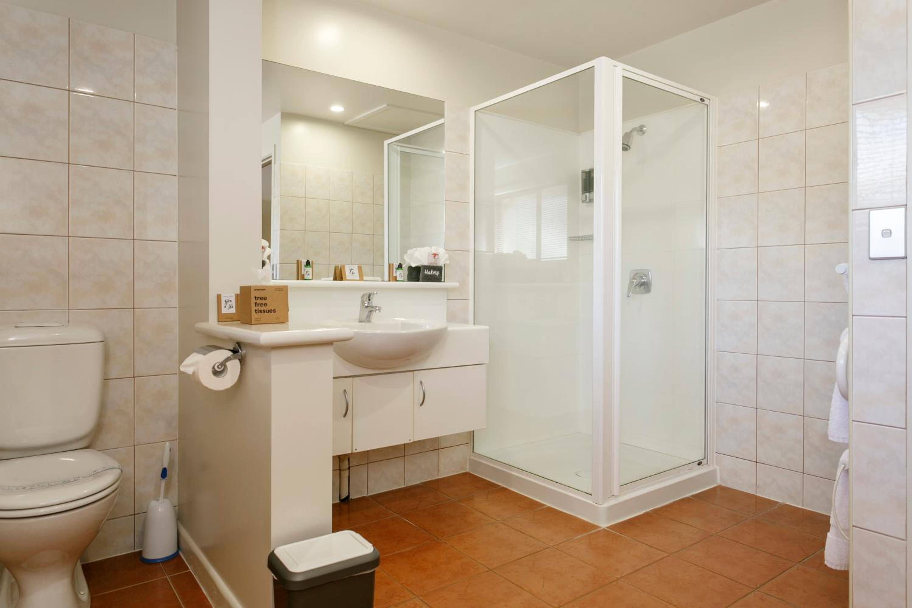 Family Room with Garden View - Photo 11