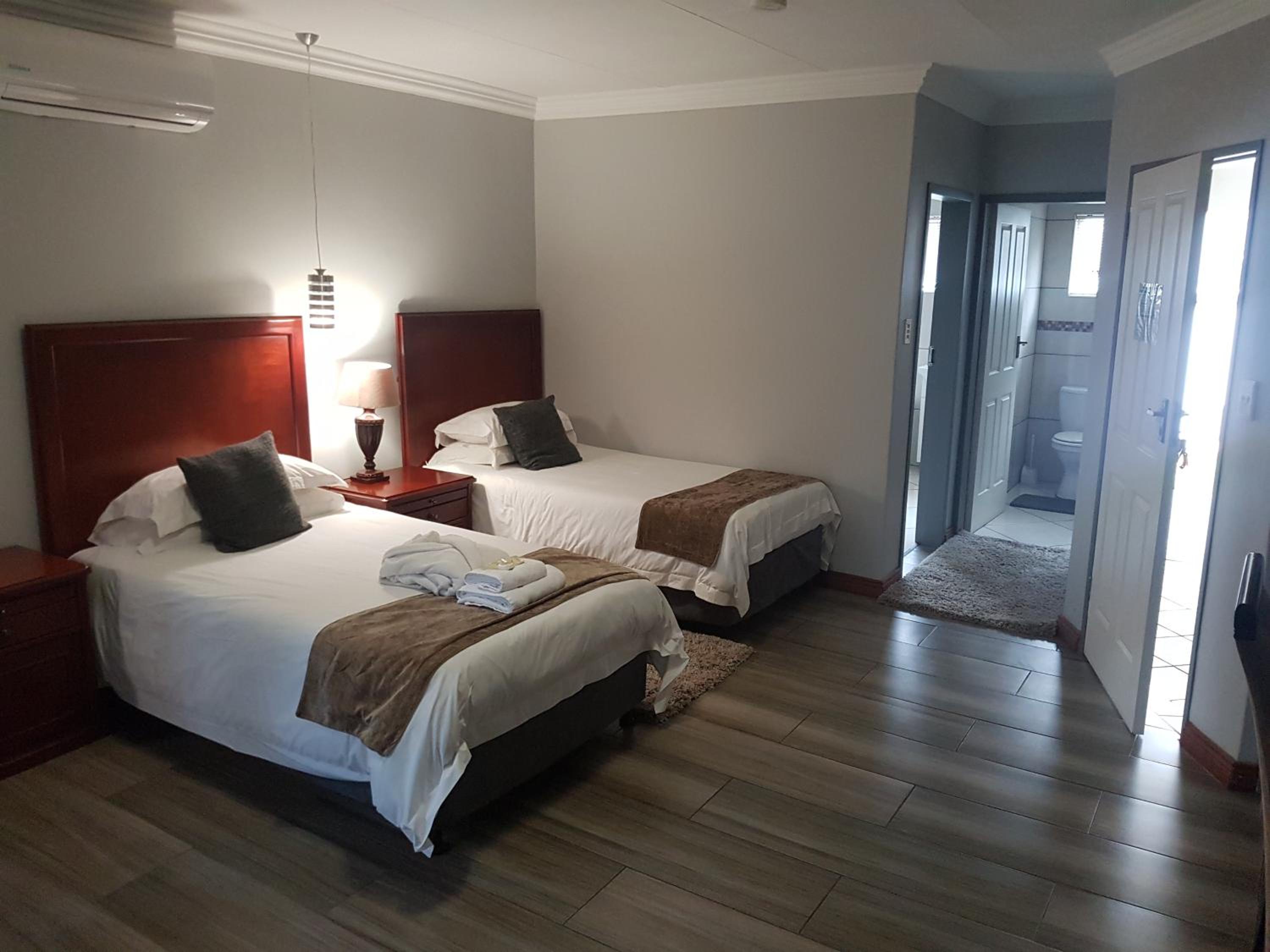 Deluxe Double or Twin Room - Photo 9