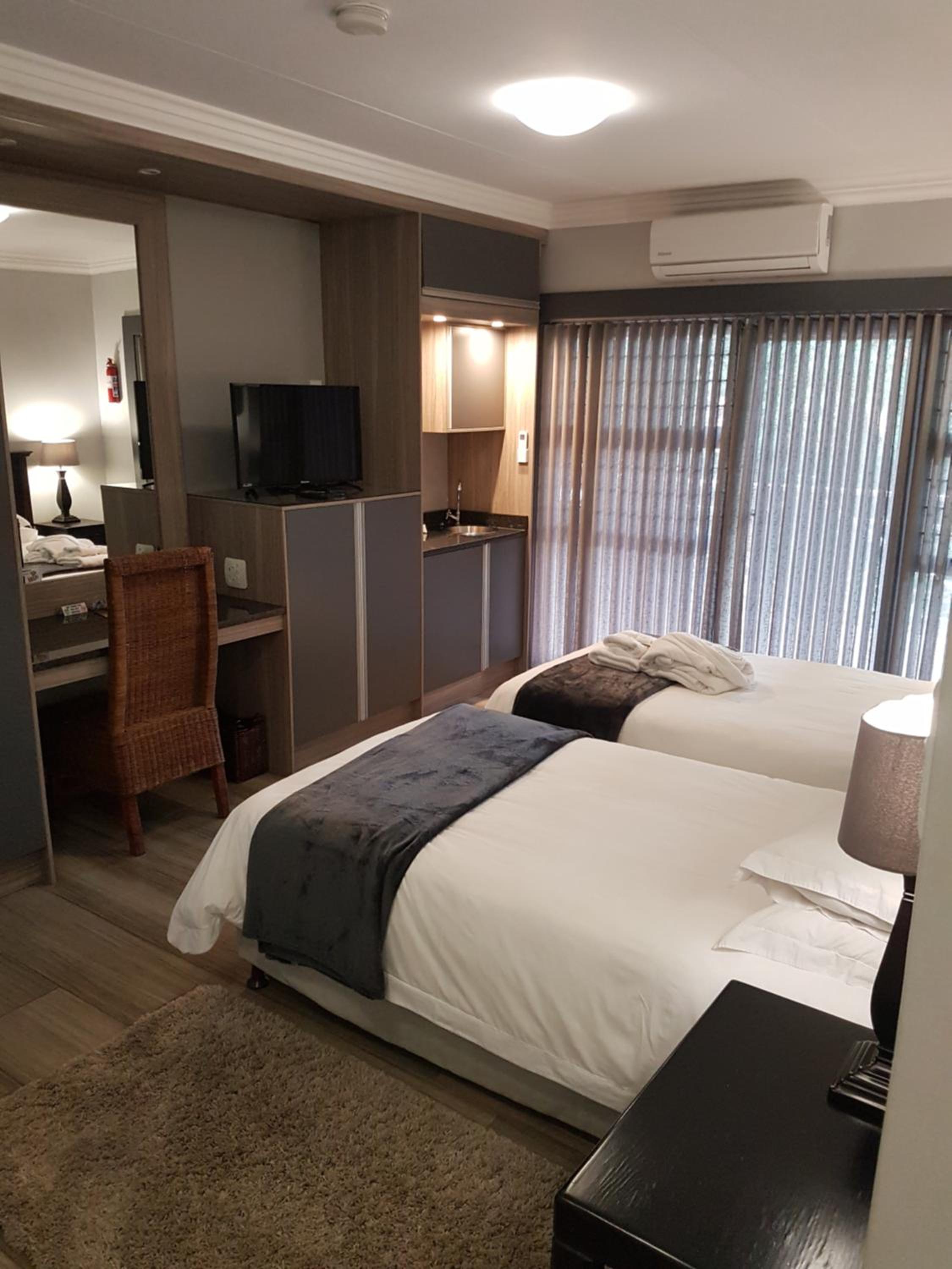 Deluxe Double or Twin Room - Photo 13