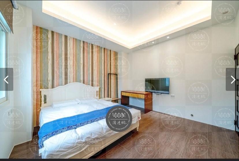 Queen Room photo 1