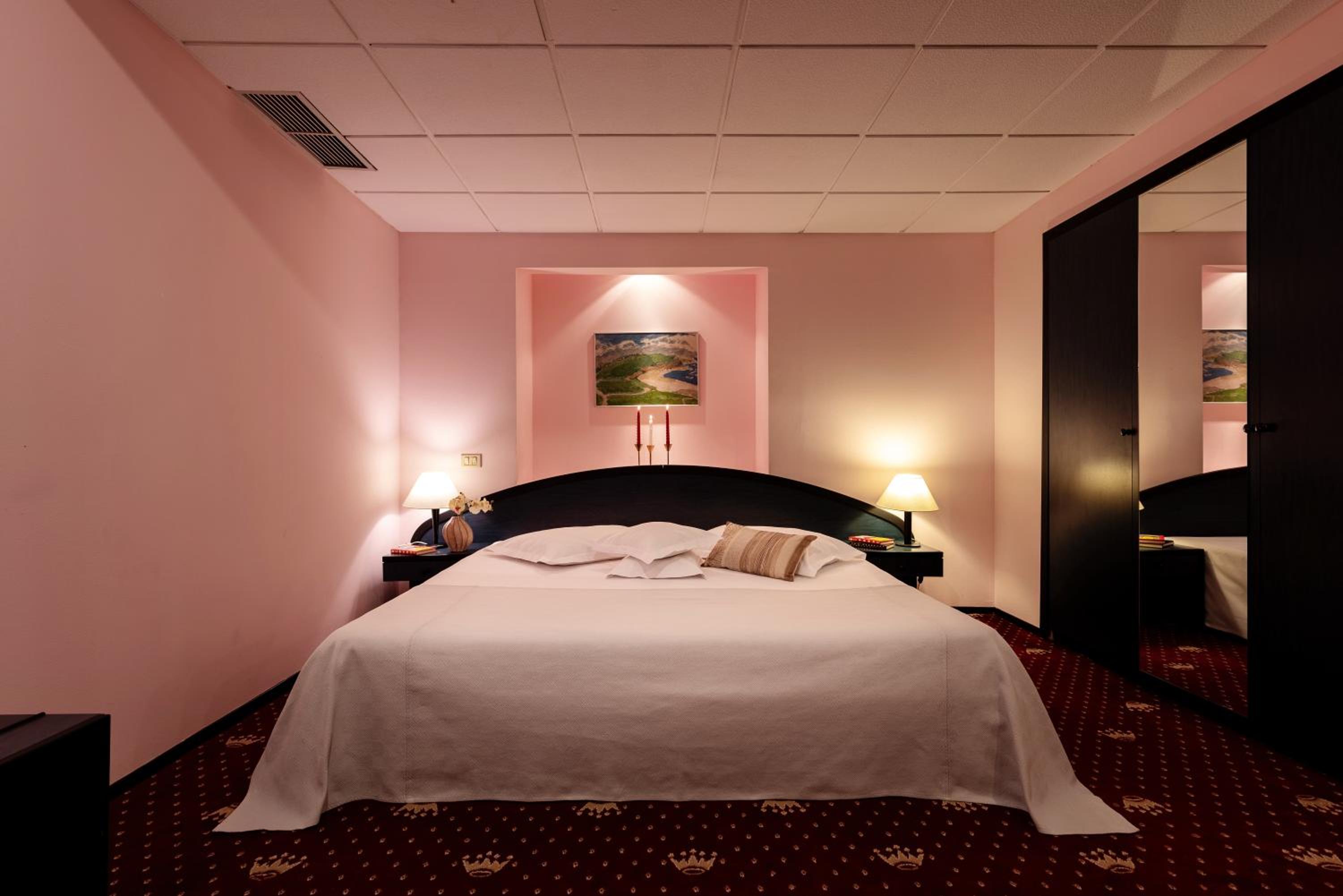Deluxe Double Room - Photo 1