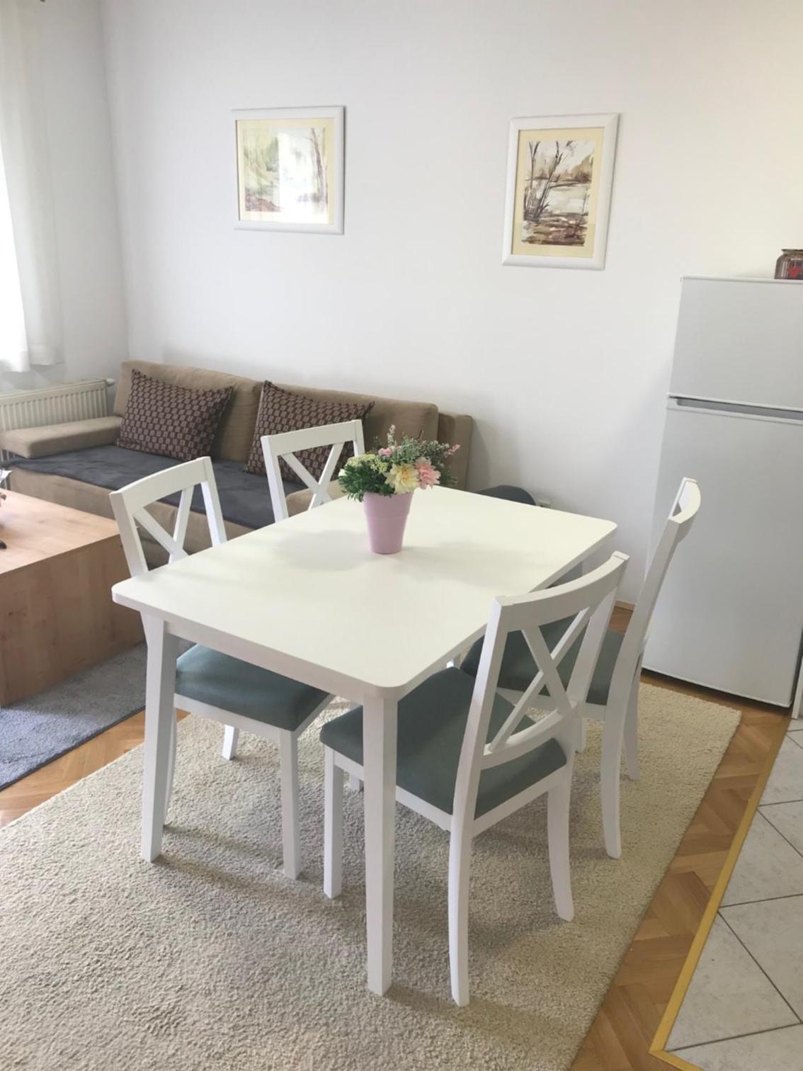 One-Bedroom Apartment - Photo 19
