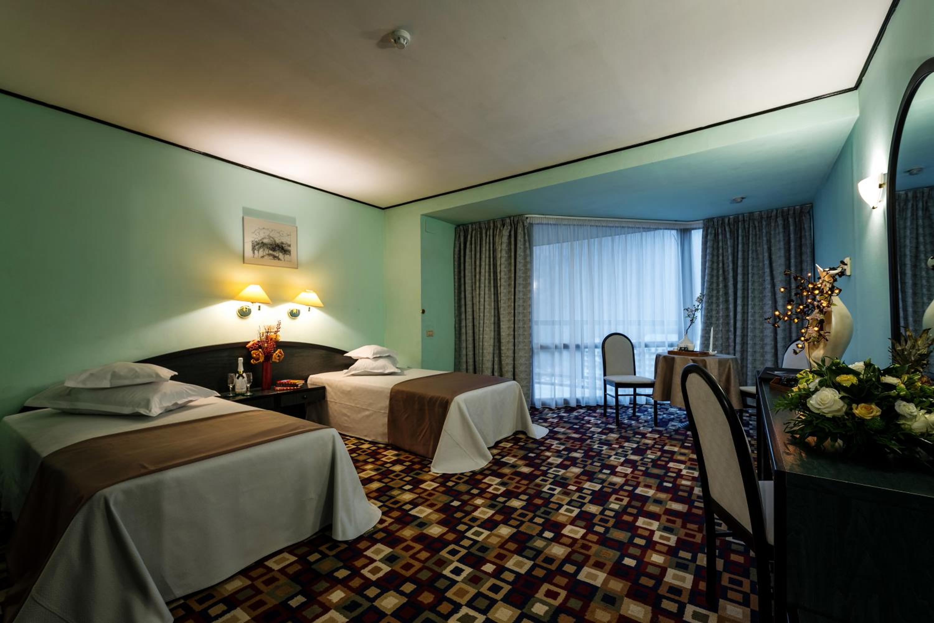 Standard Twin Room - Photo 2