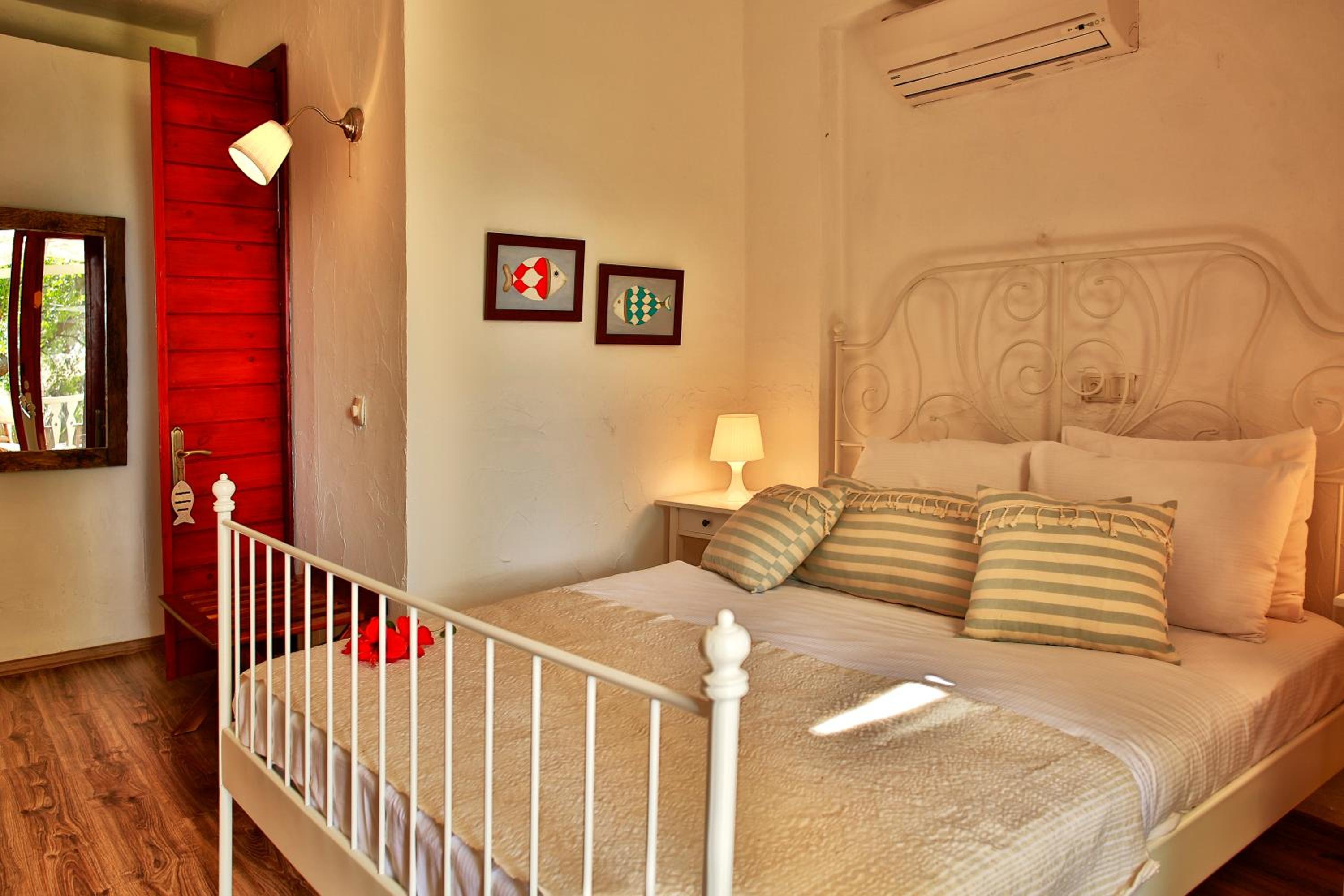 Camera Jakuzili Taş Evi