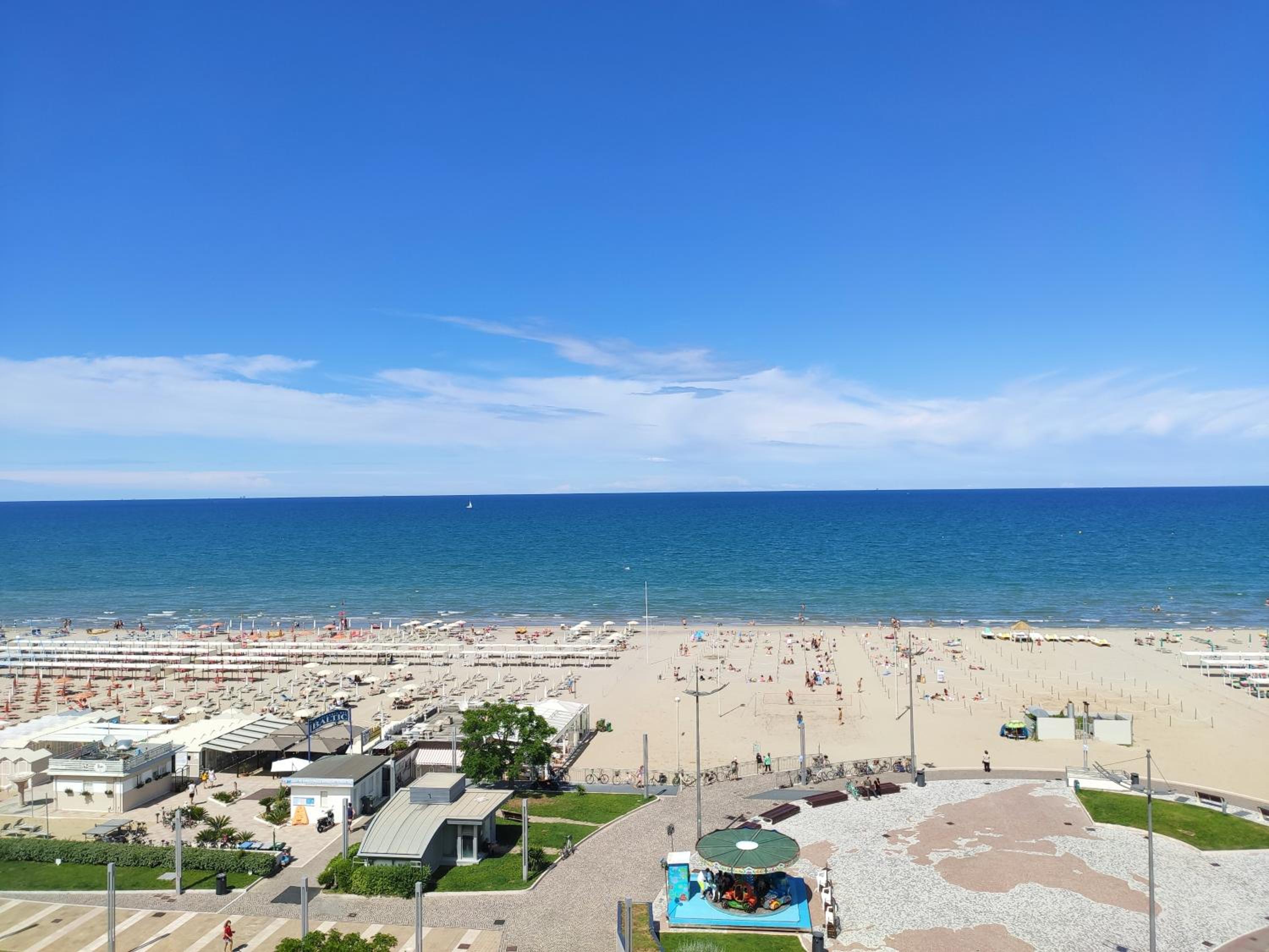 Deluxe Triple Room with Sea View - Photo 9