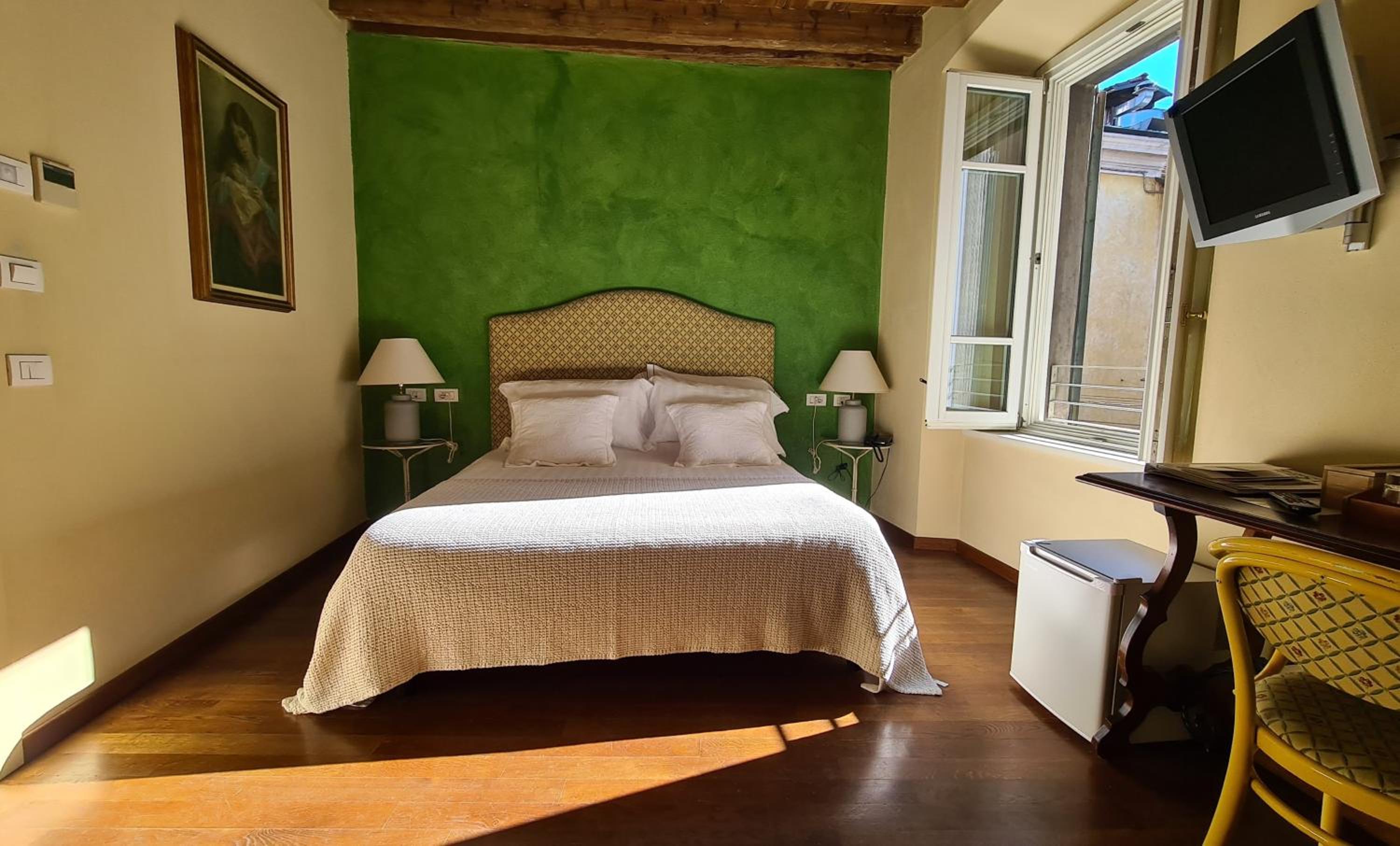 Superior Double Room - Photo 1