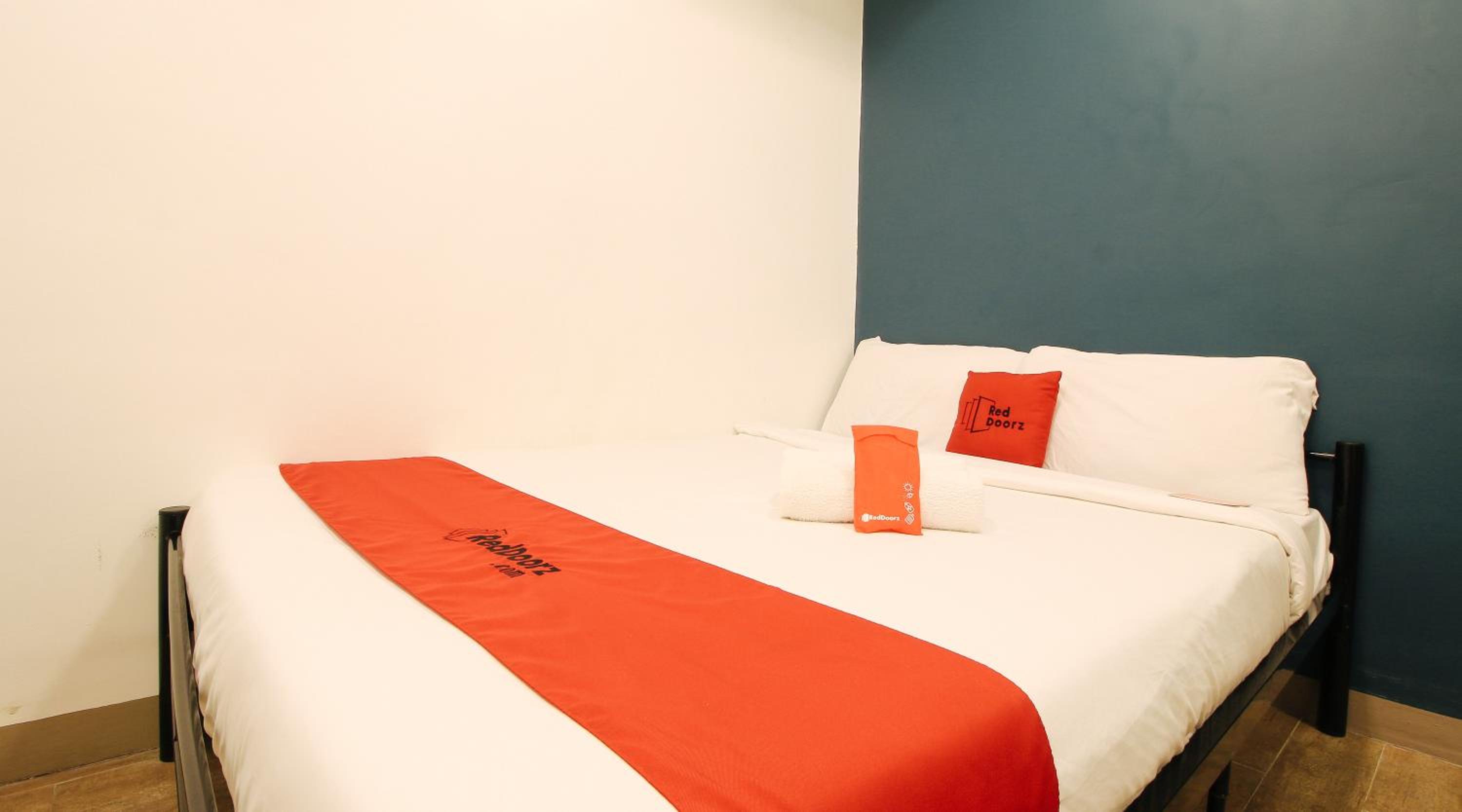 Standard Double Room - Photo 15