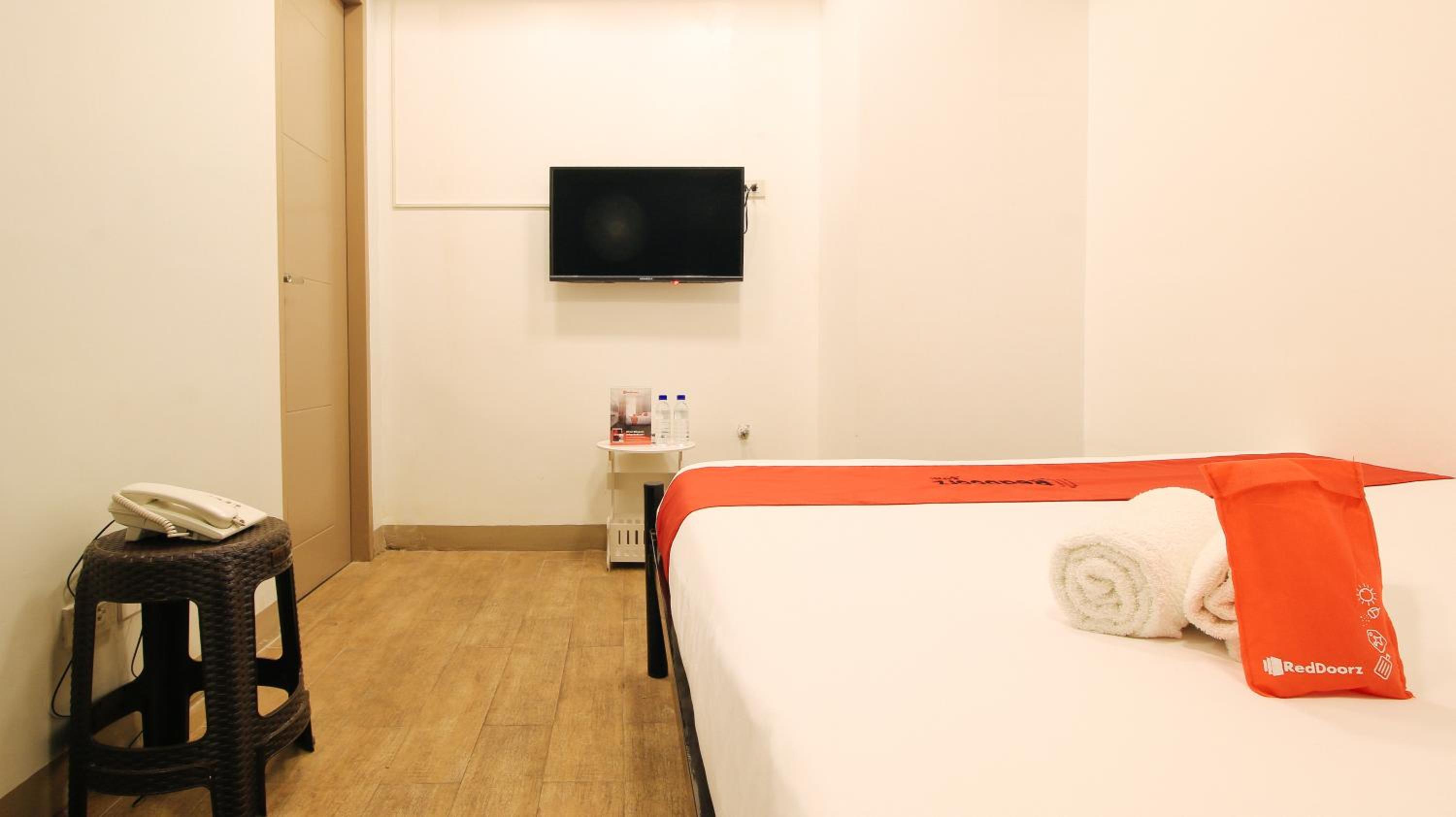 Standard Double Room - Photo 13