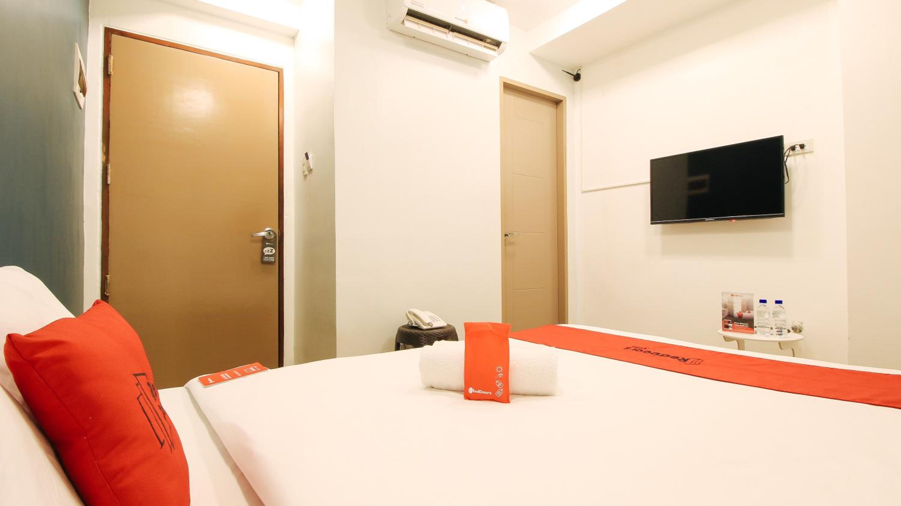 Standard Double Room - Photo 12