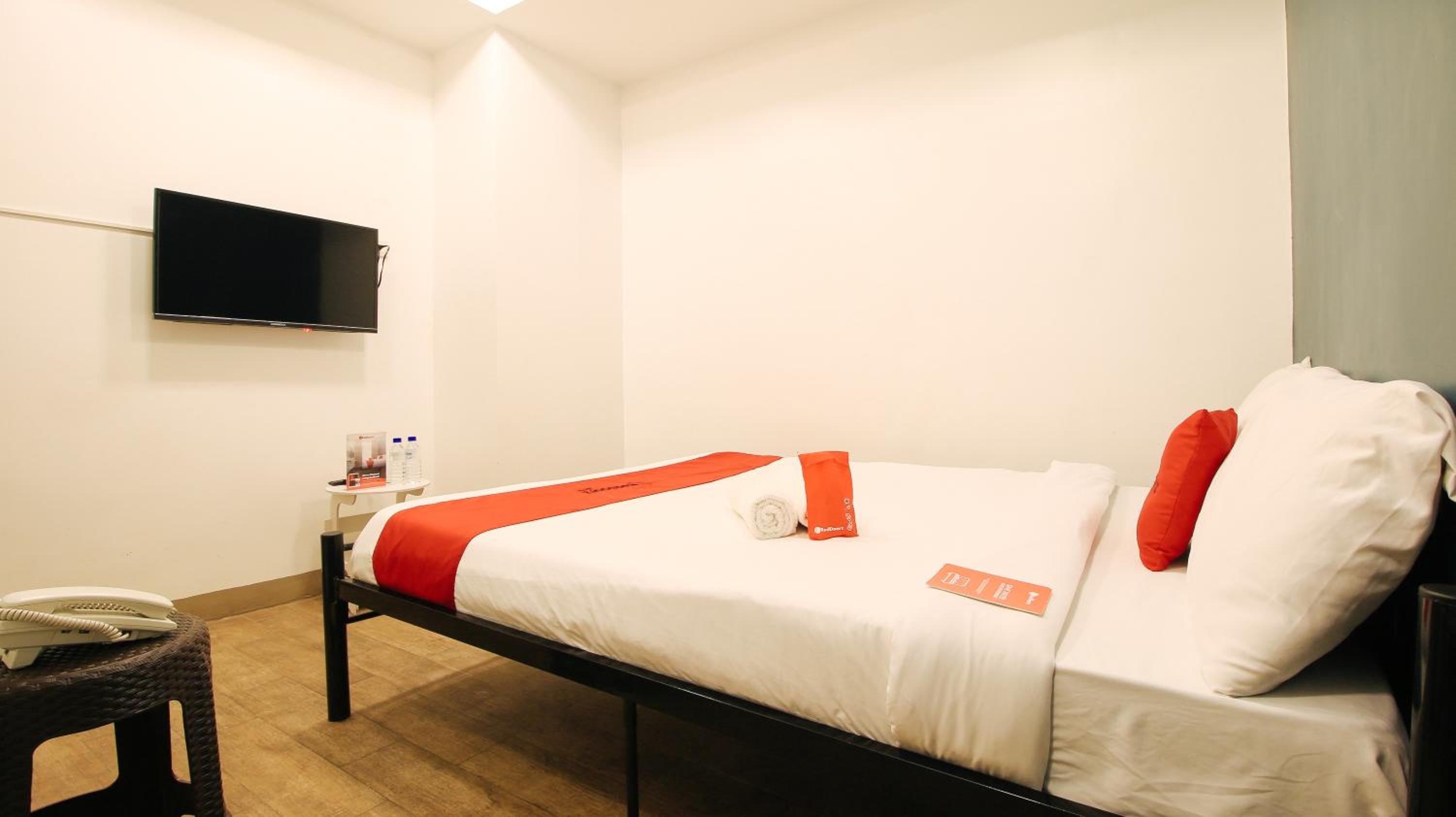 Standard Double Room - Photo 16