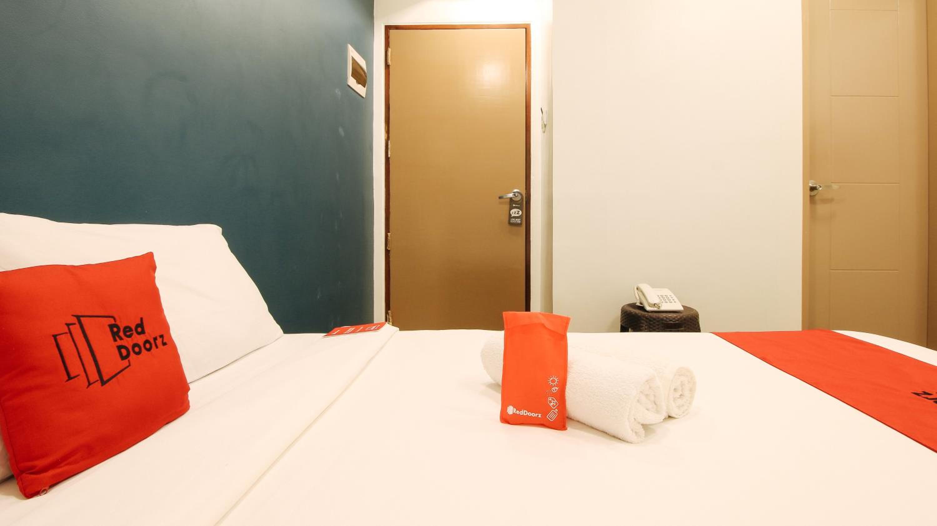 Standard Double Room - Photo 11