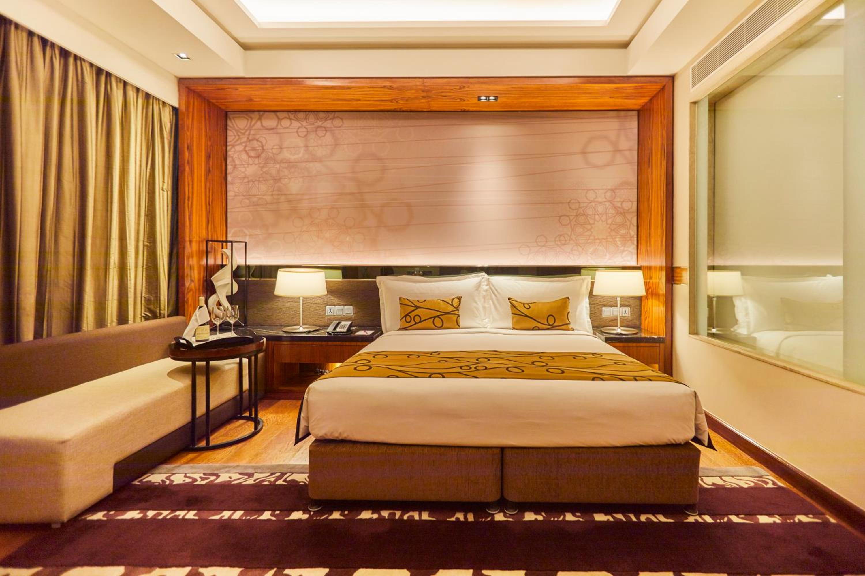 Premium King Room - Photo 1