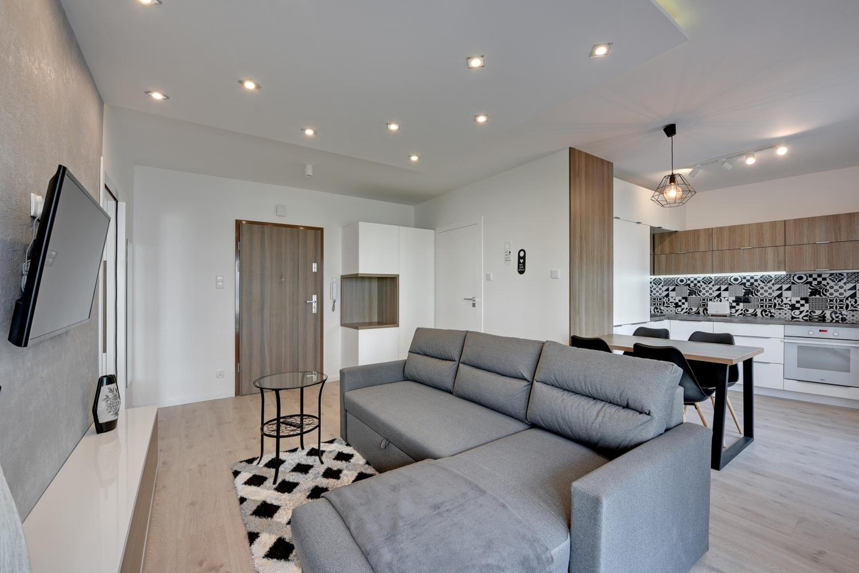 Apartment - Chmielna 72 Street - Photo 1