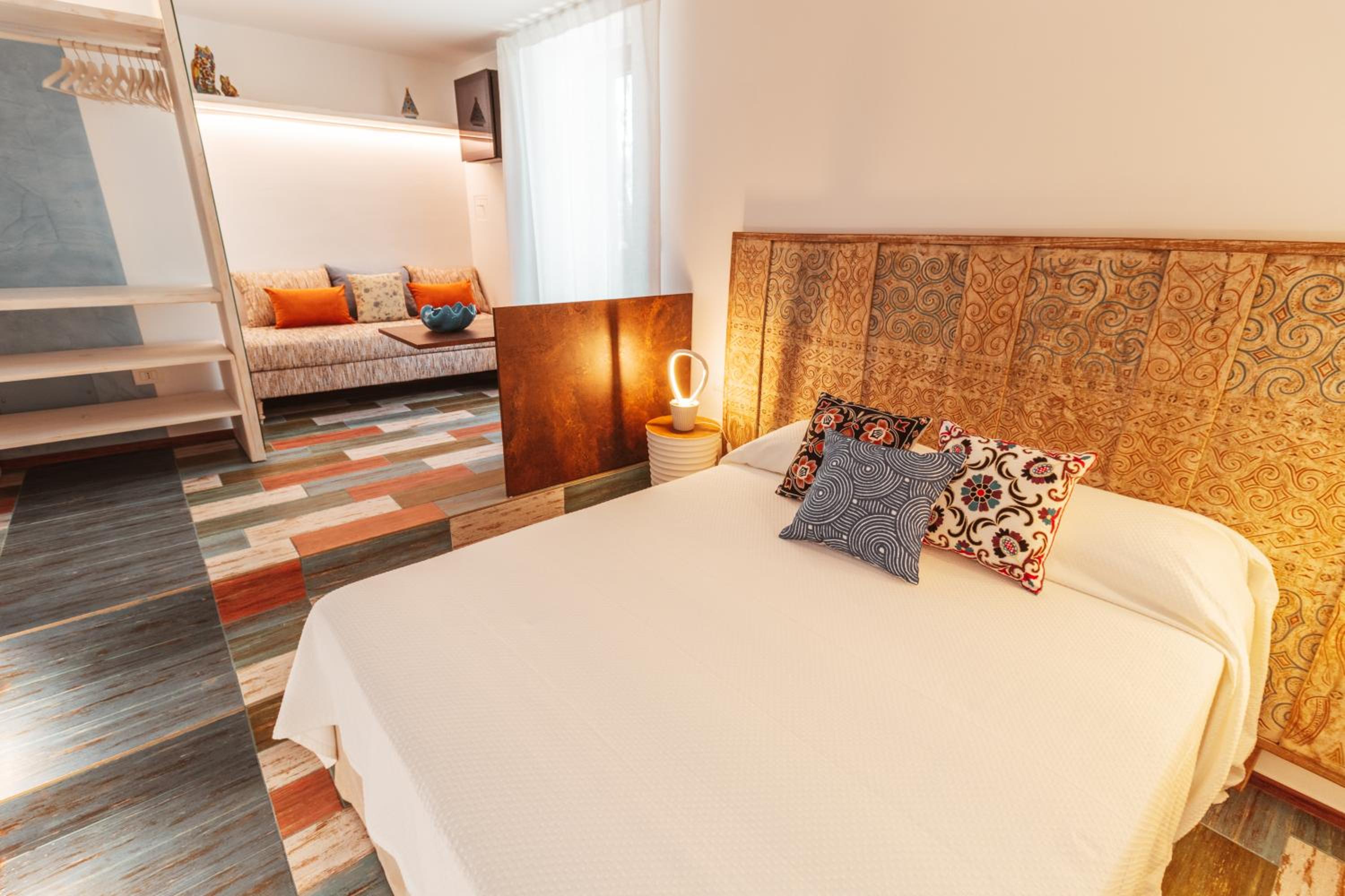 Double Room with Patio - Photo 16