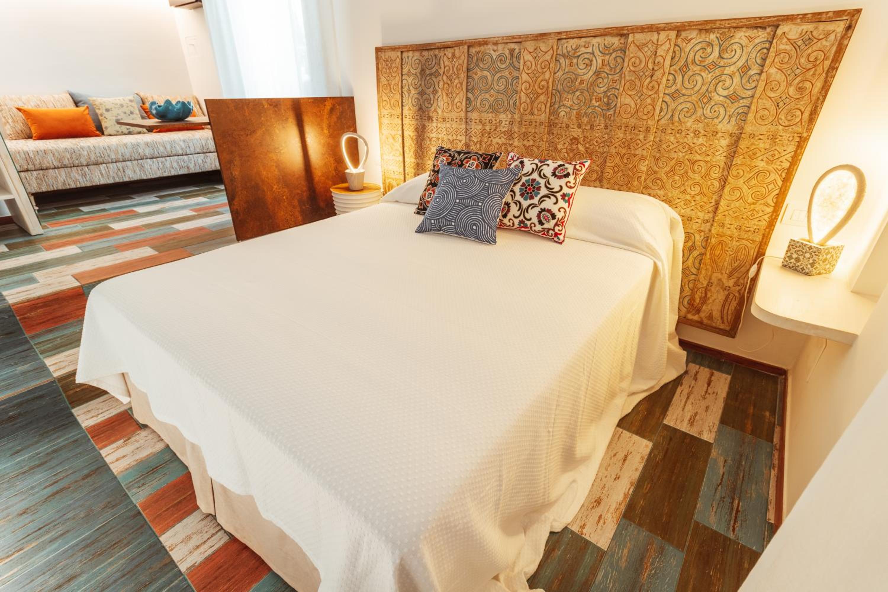 Double Room with Patio - Photo 15
