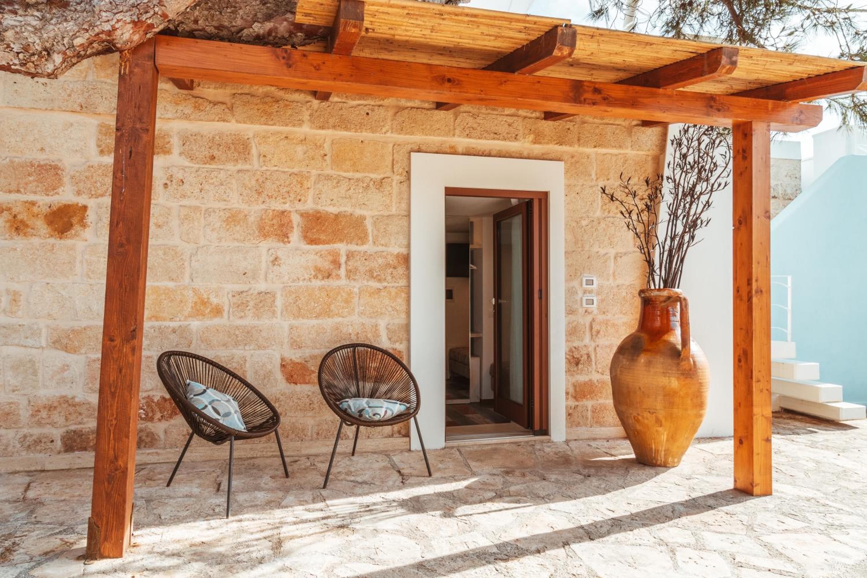 Double Room with Patio - Photo 10