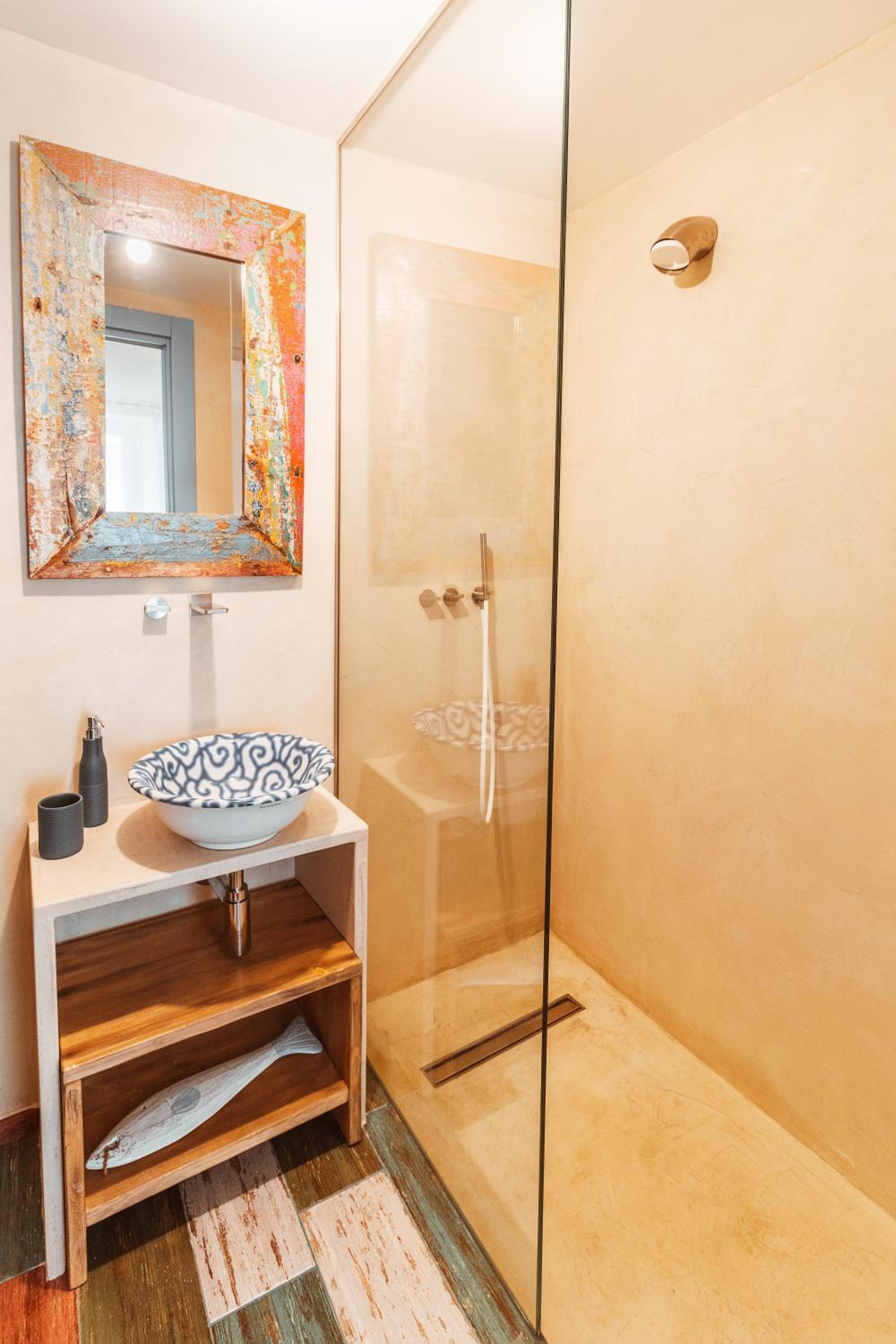 Double Room with Patio - Photo 9