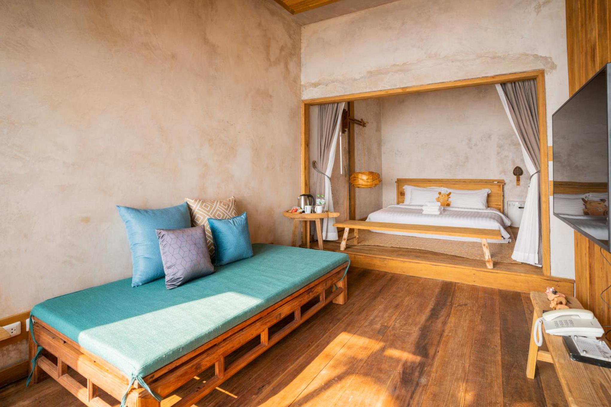 Seaview Loft Suites - Photo 6