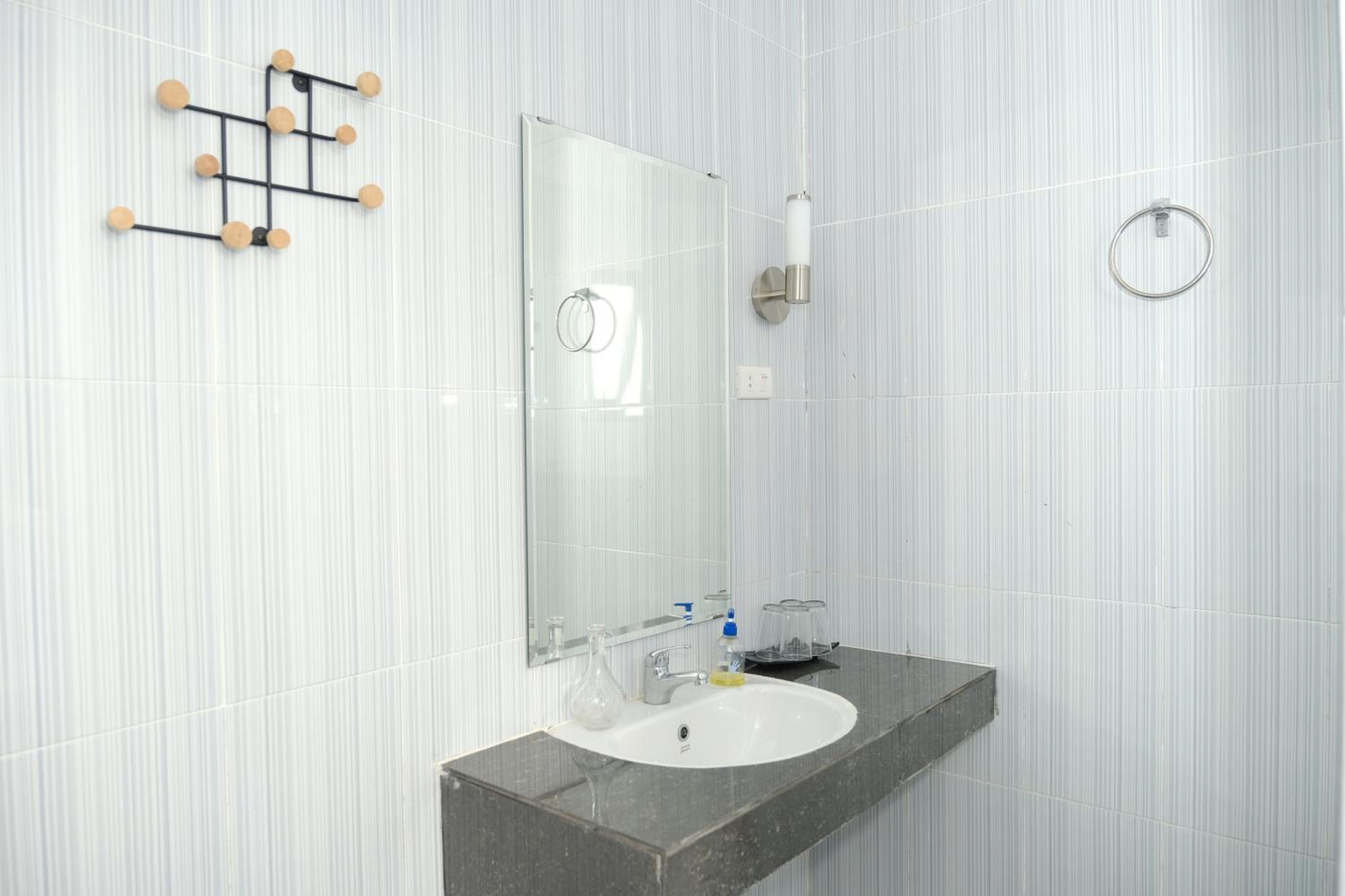 Suite - Photo 3