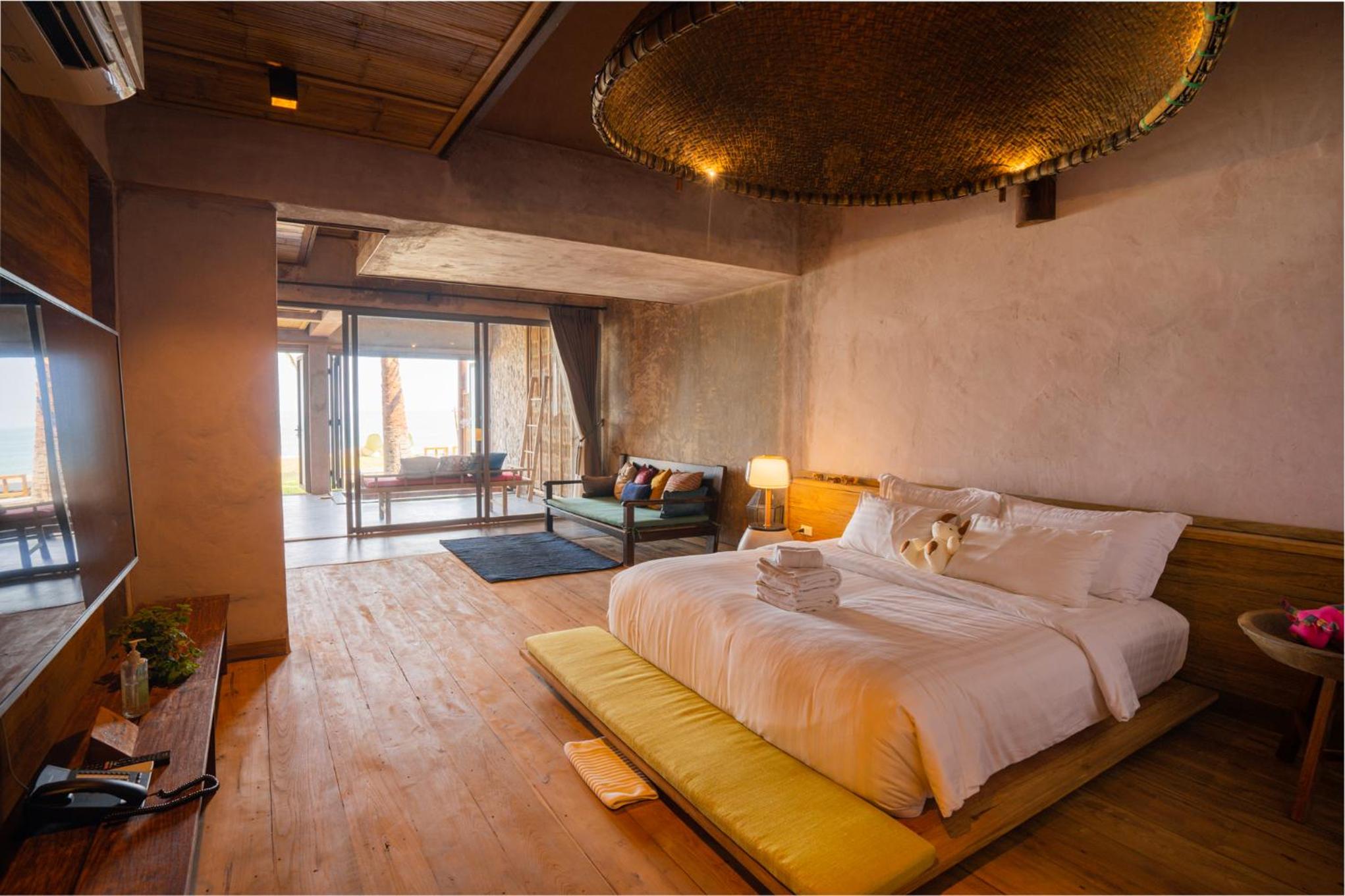 Beachfront Suites with Plunge Pool - Photo 2