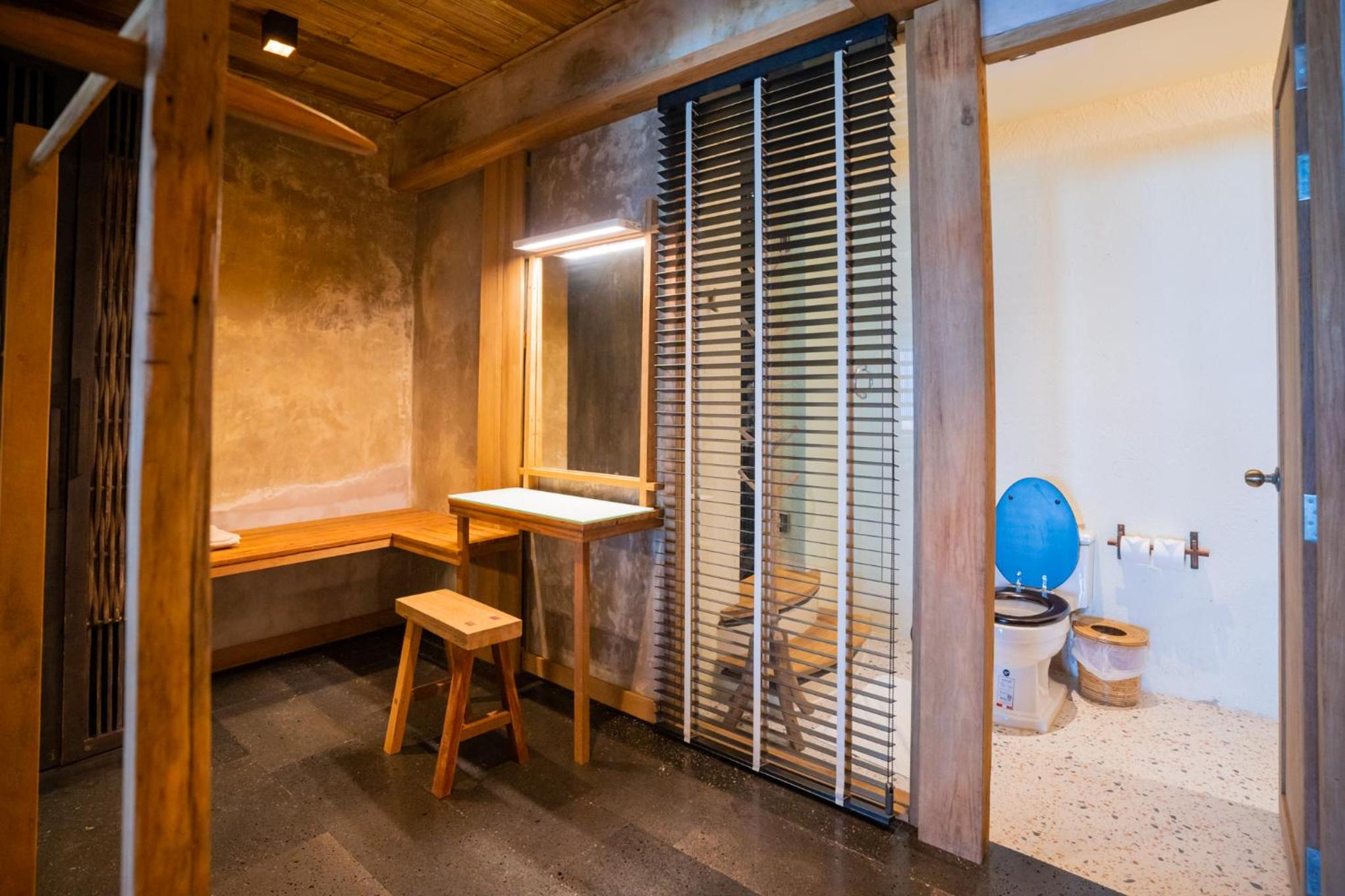 Beachfront Suites with Plunge Pool - Photo 13