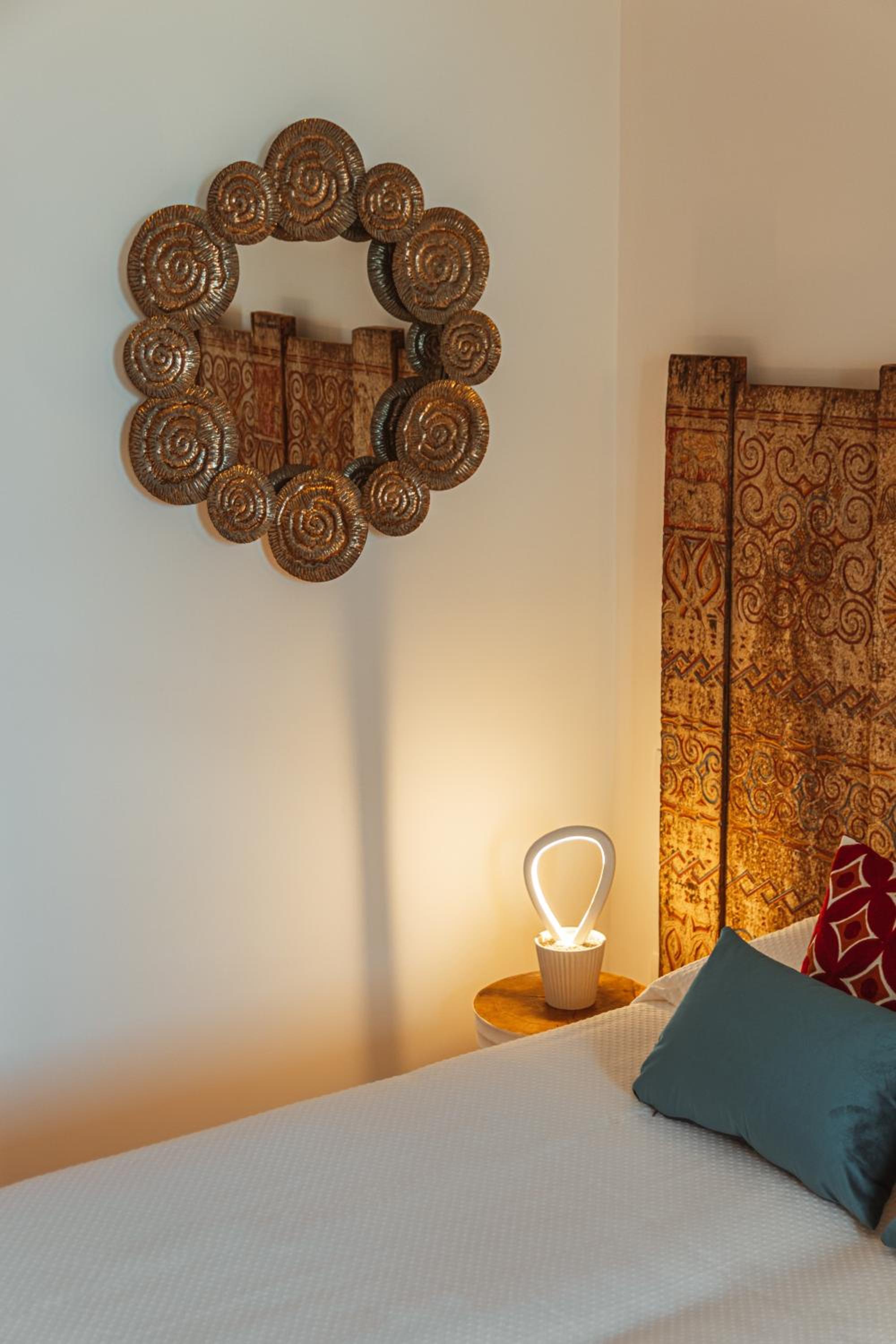 Deluxe Double Room with Sea View - Photo 8