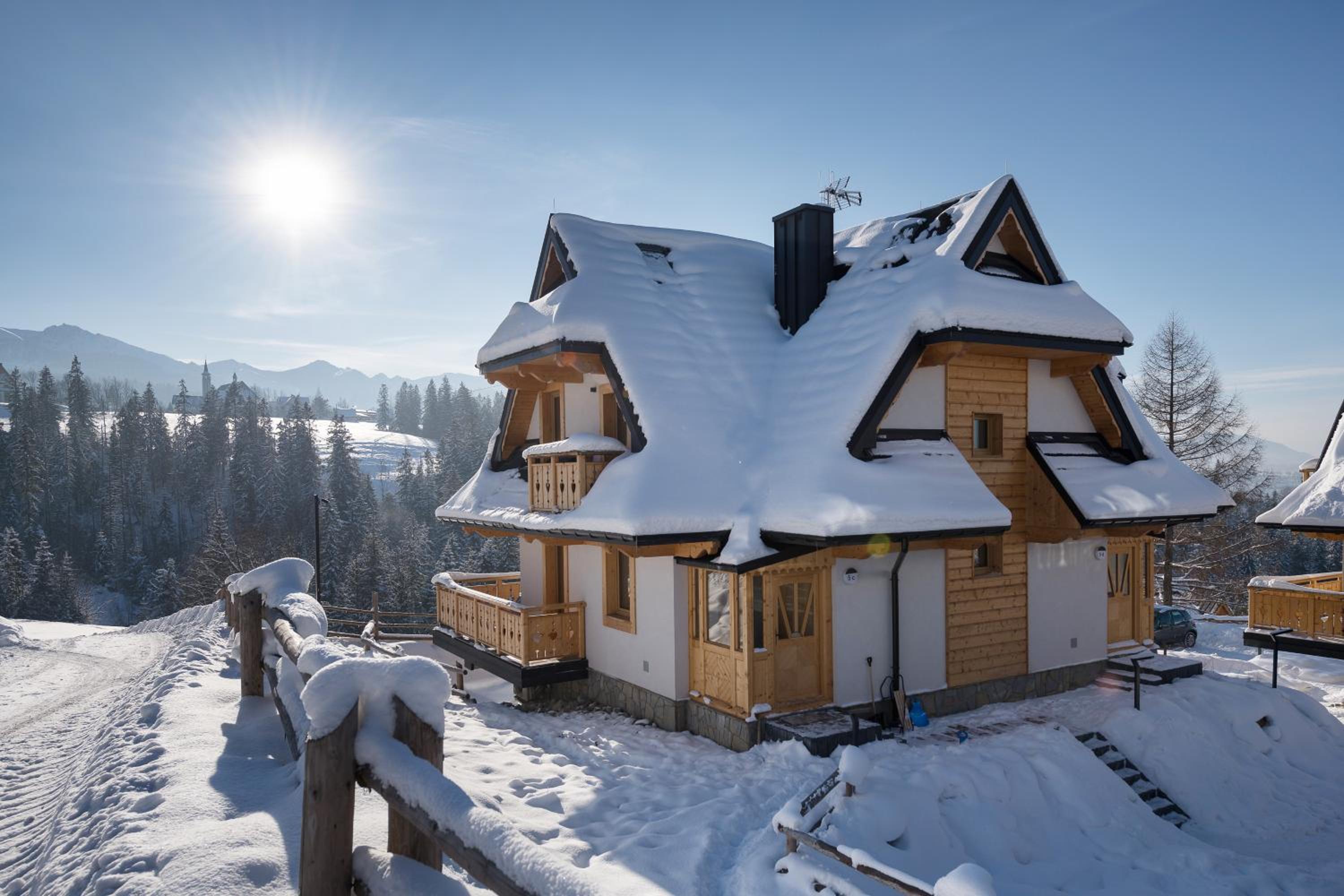 Villa - Photo 2