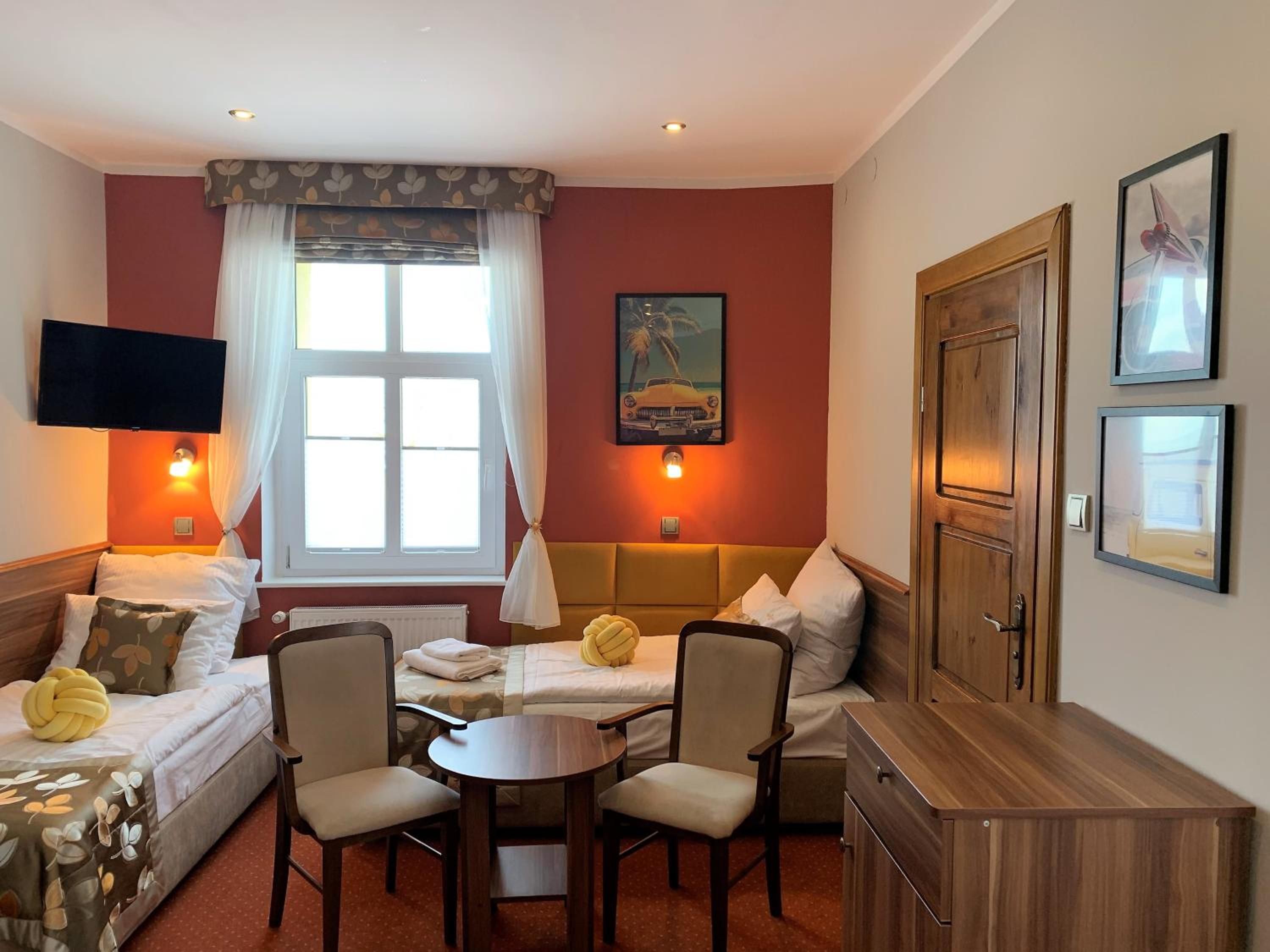 Quadruple Room (2 Adults + 2 Children) photo 1