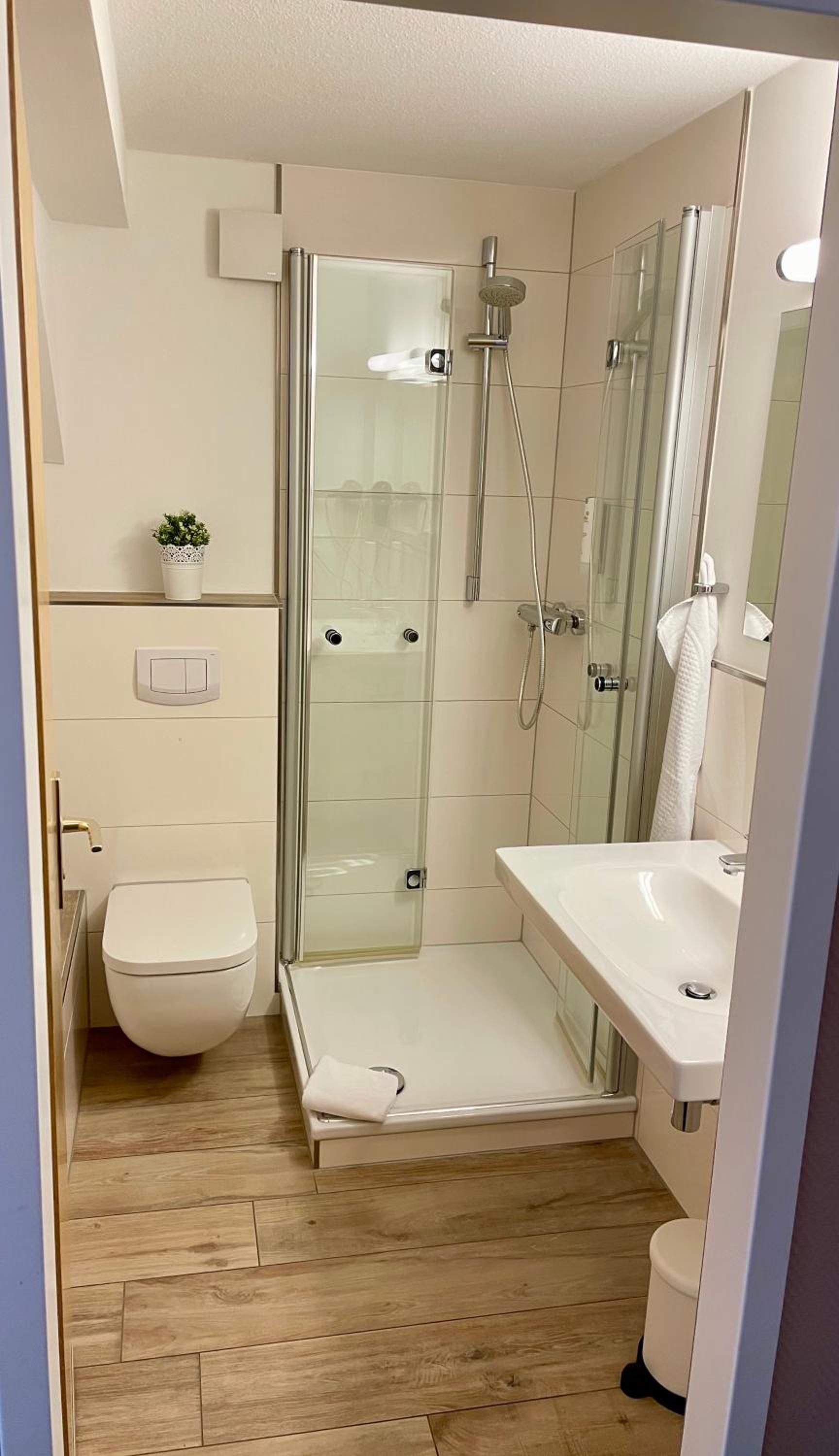 Deluxe Doppel-/Zweibettzimmer für Raucher - Photo 2