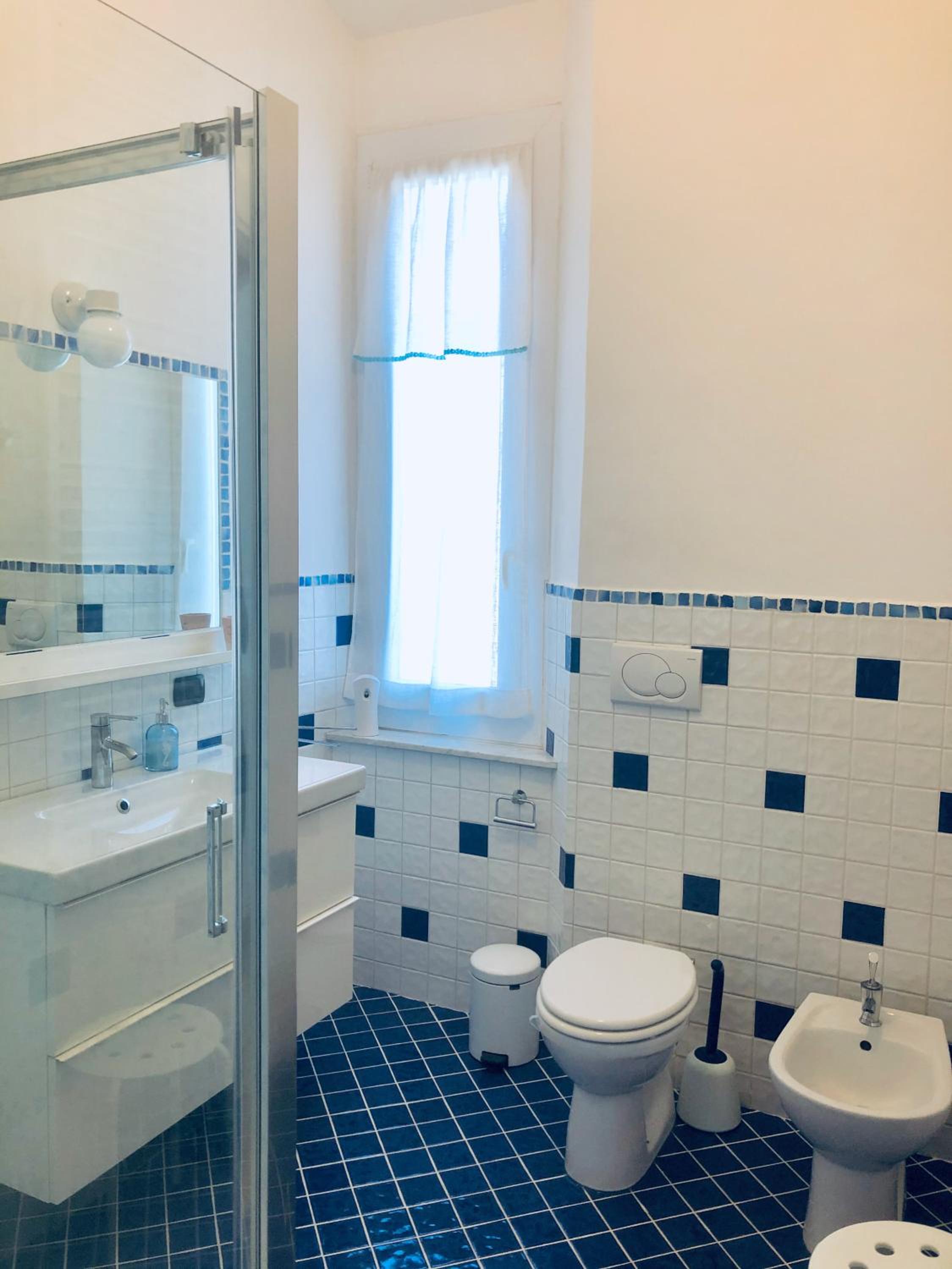 Twin Room with Private Bathroom, photo 7
