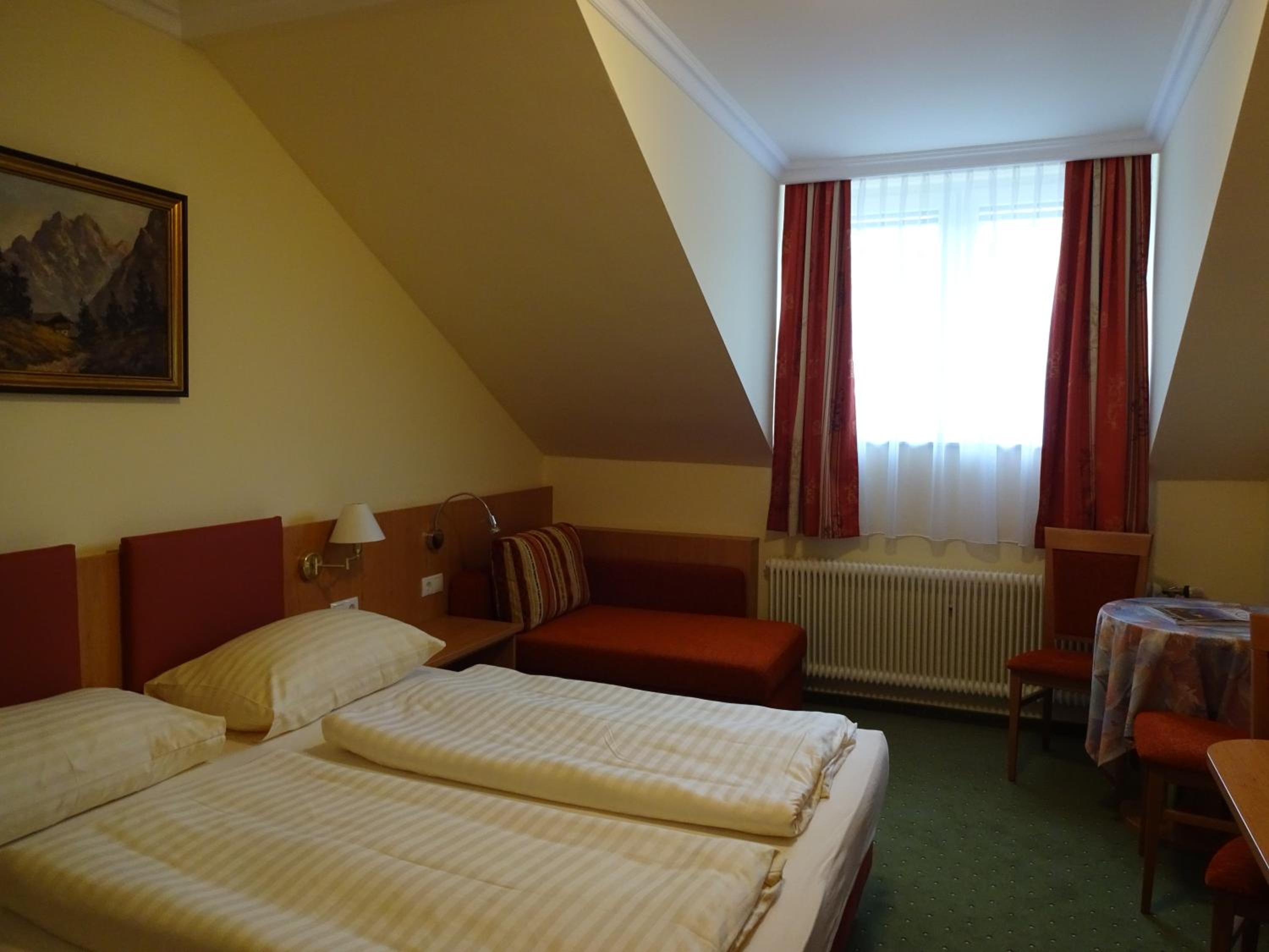 Triple Room - Photo 6