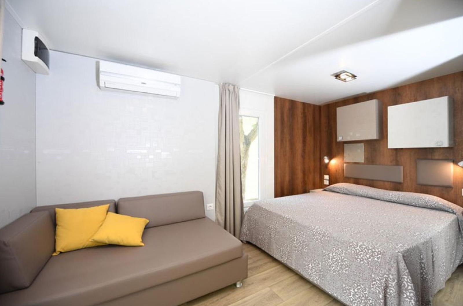 Mobile Home Smart - Towels / Bed linen available for a fee - Pets allowed for a fee
