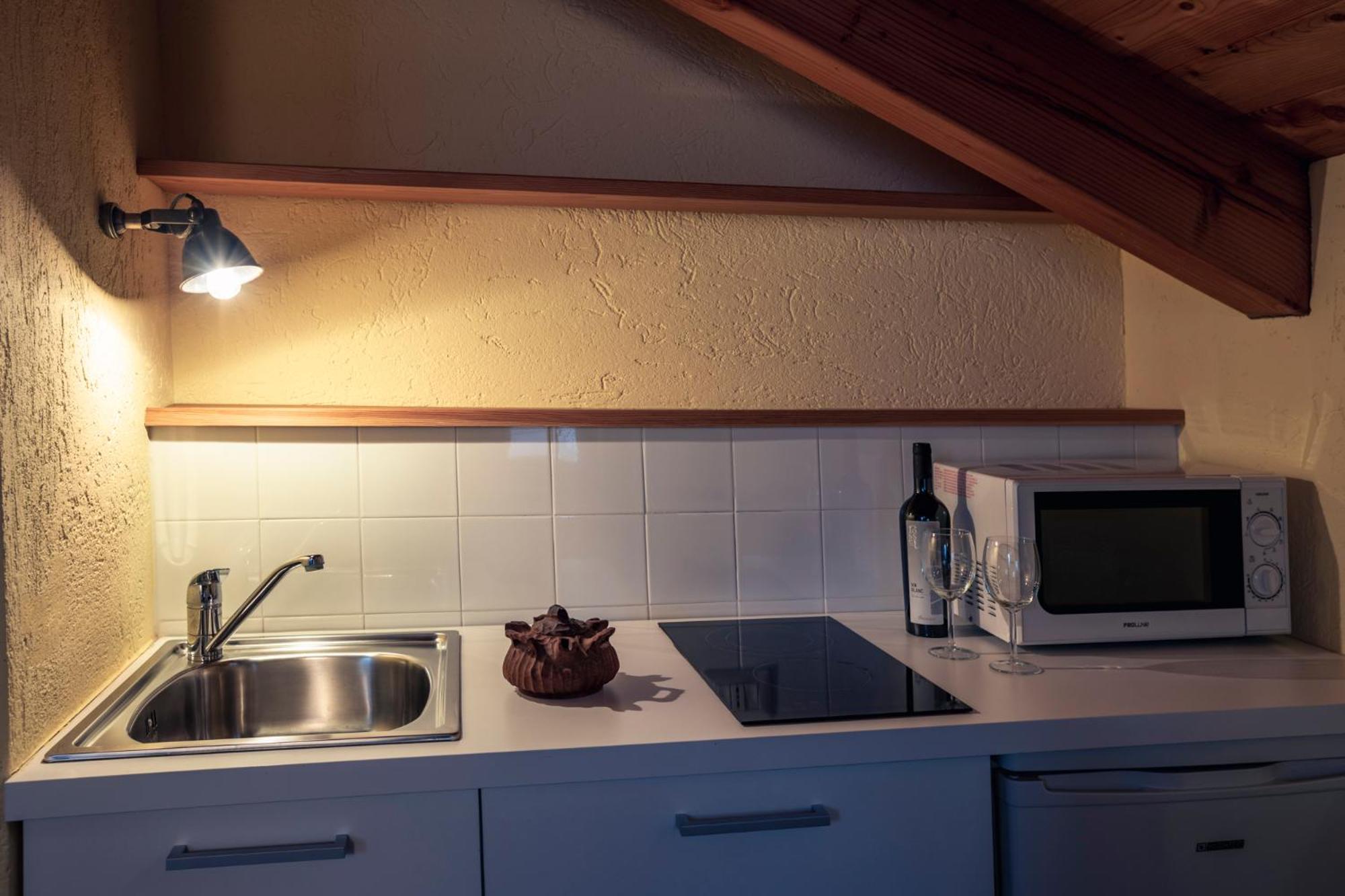 One-Bedroom Apartment with Balcony photo 3