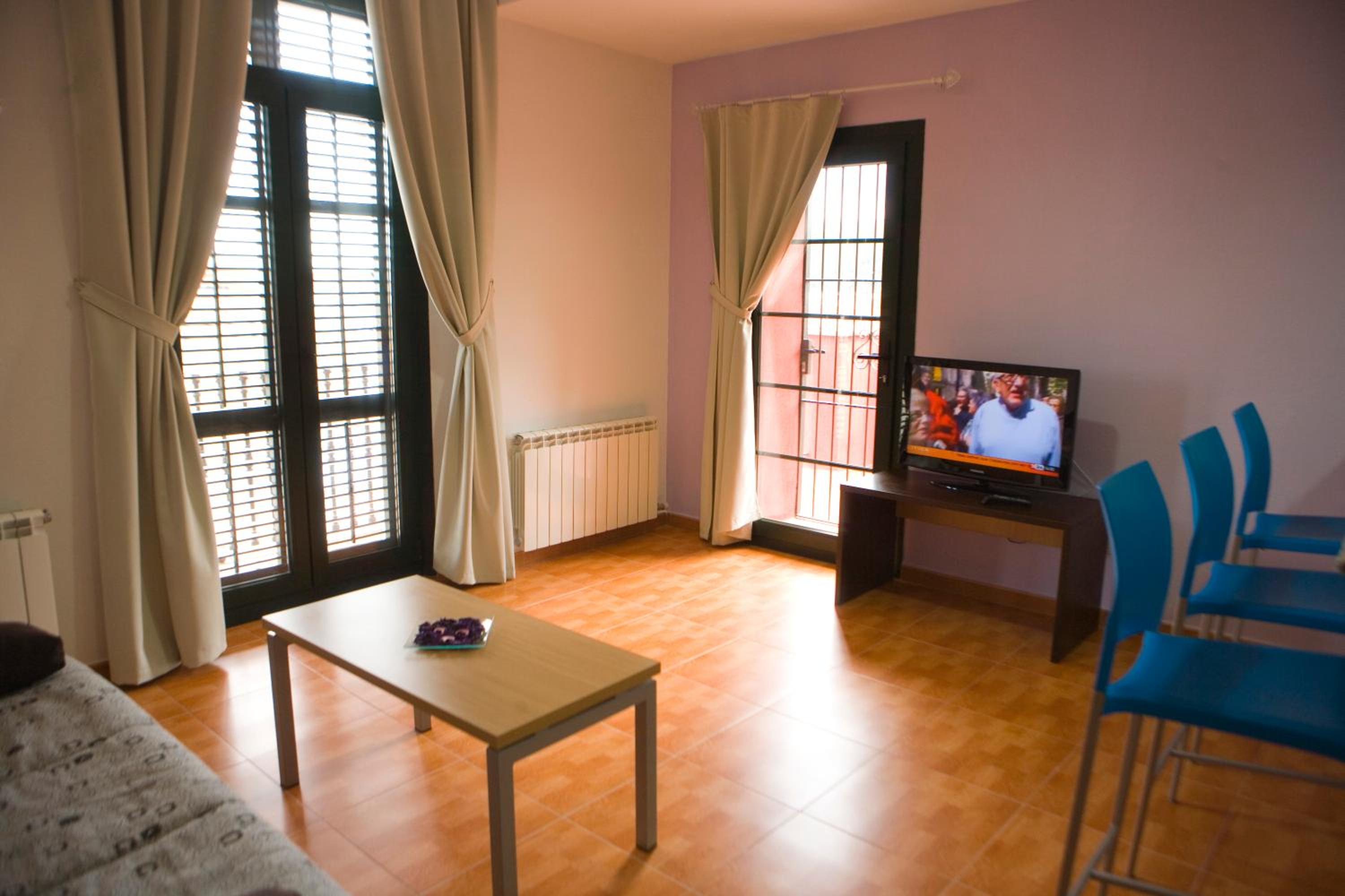 One-Bedroom Apartment with Garden View photo 2