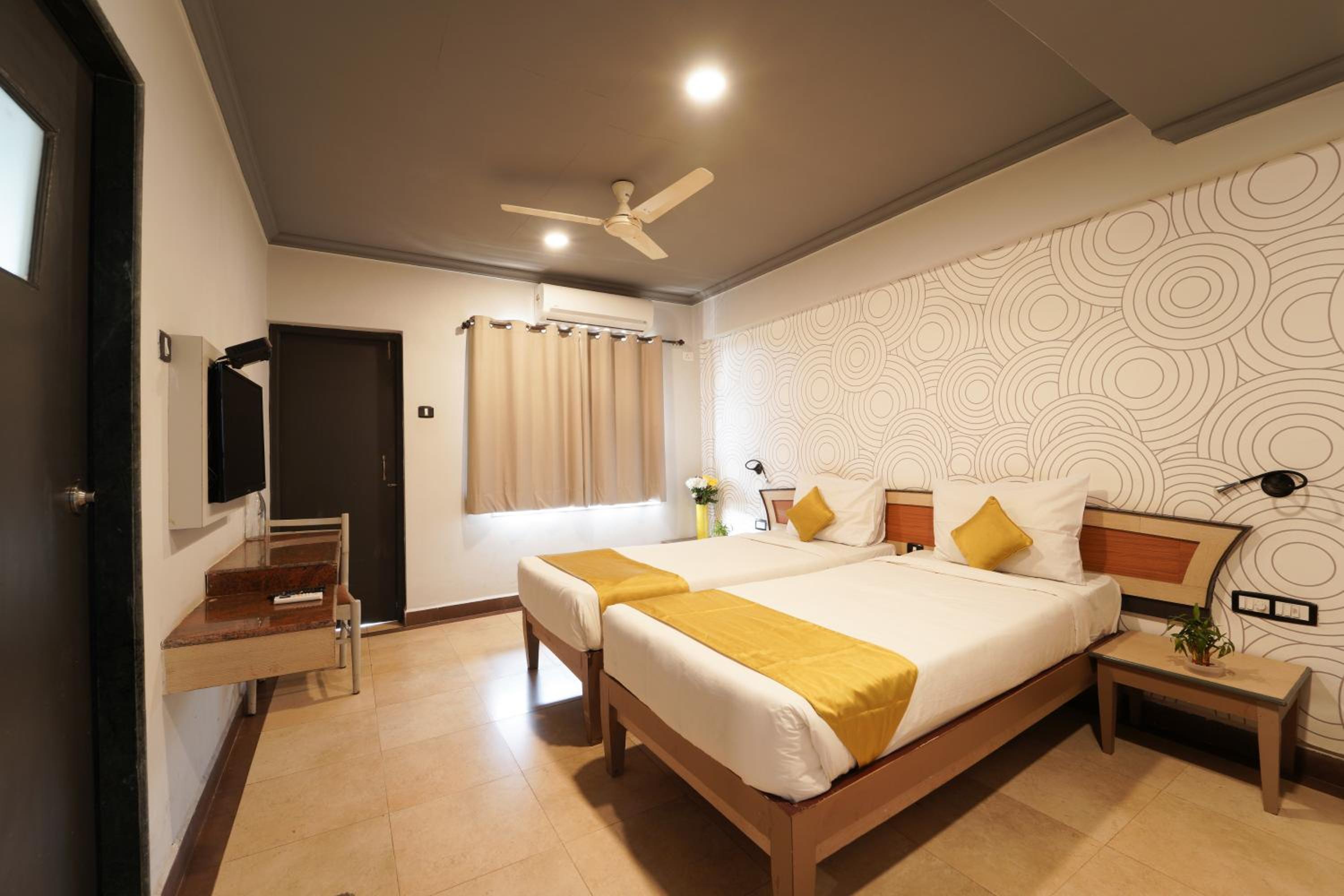 Standard Double Room - Photo 14