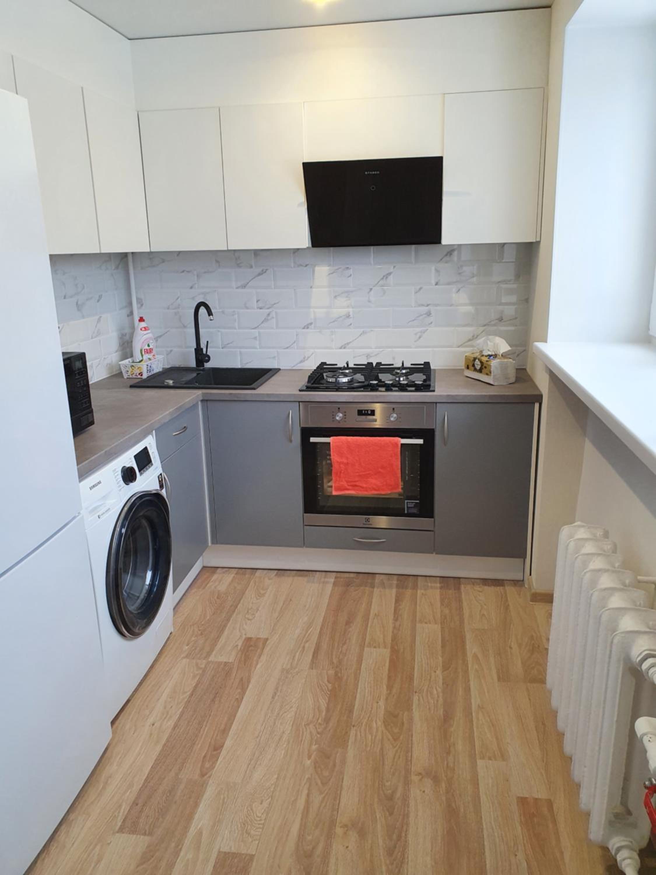 One-Bedroom Apartment - Photo 2