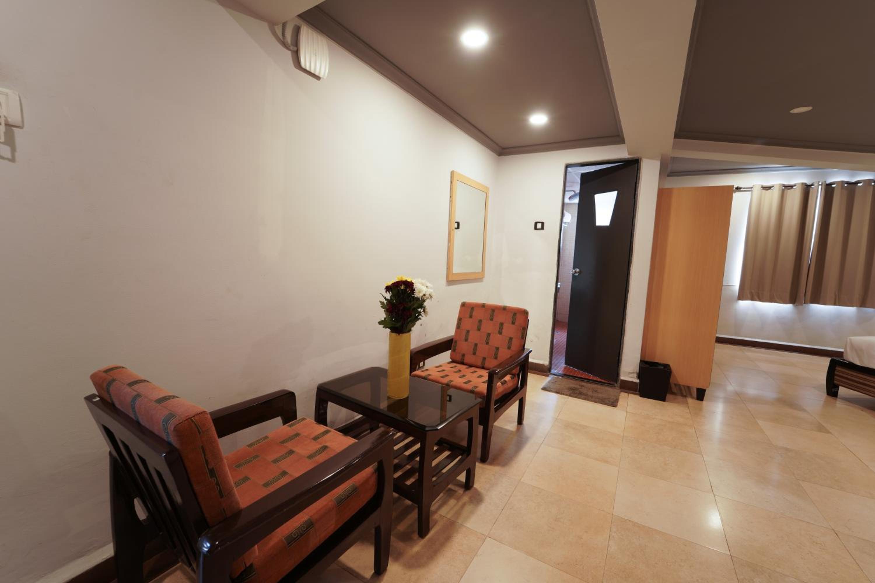 Deluxe Double or Twin Room with Balcony - Photo 9