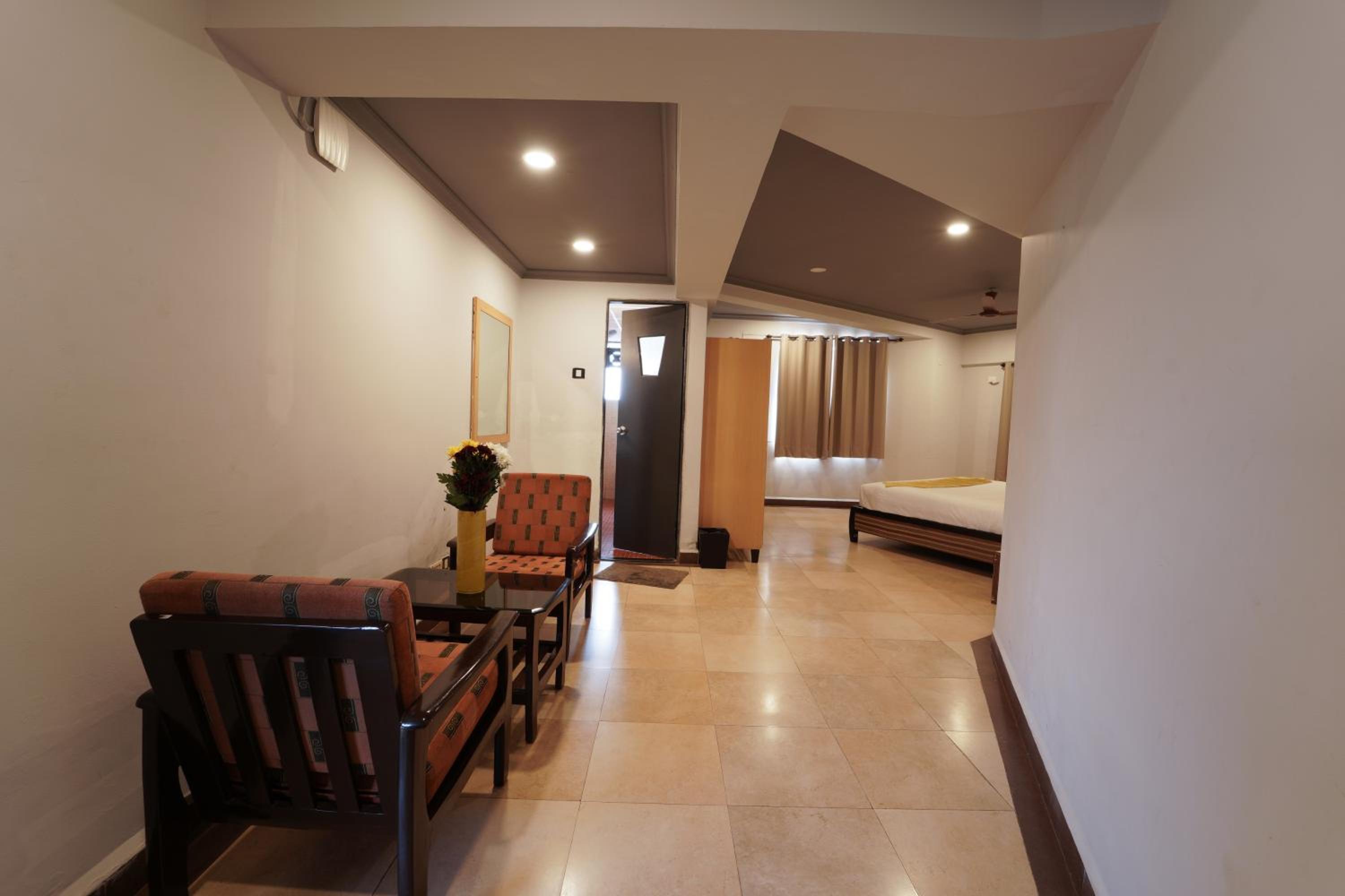 Deluxe Double or Twin Room with Balcony - Photo 12