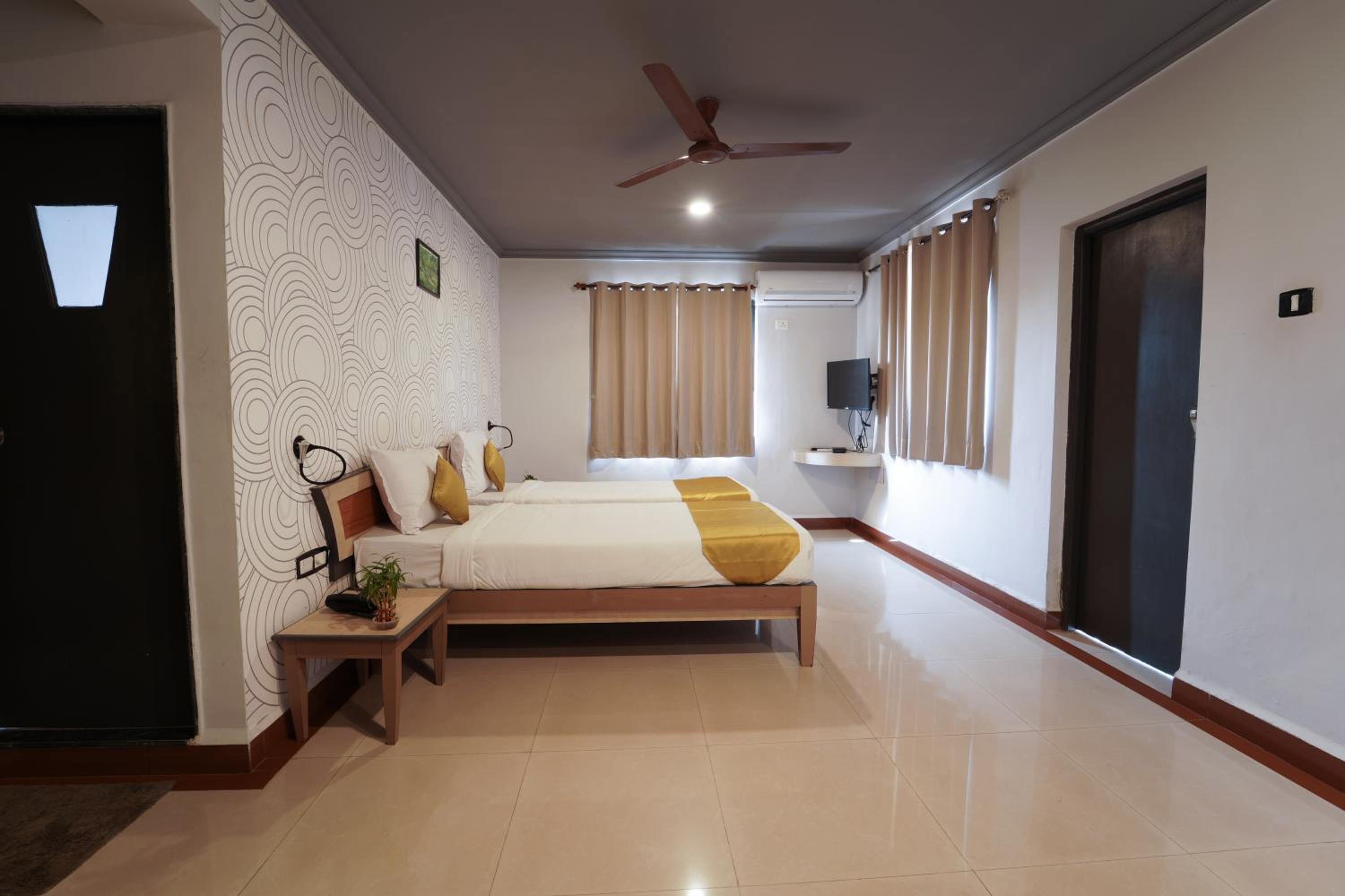 Standard Double Room - Photo 2