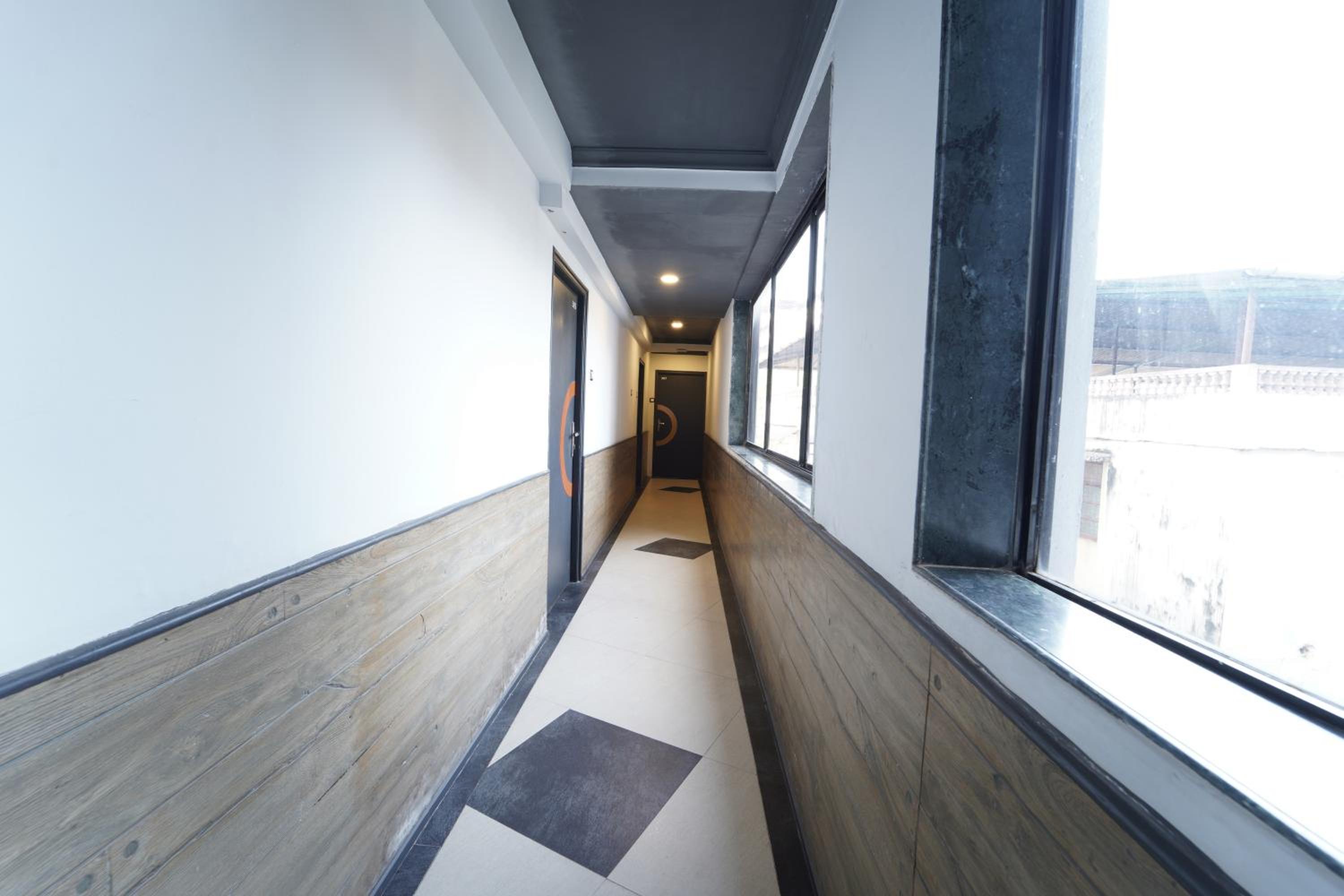 Deluxe Double or Twin Room with Balcony - Photo 6